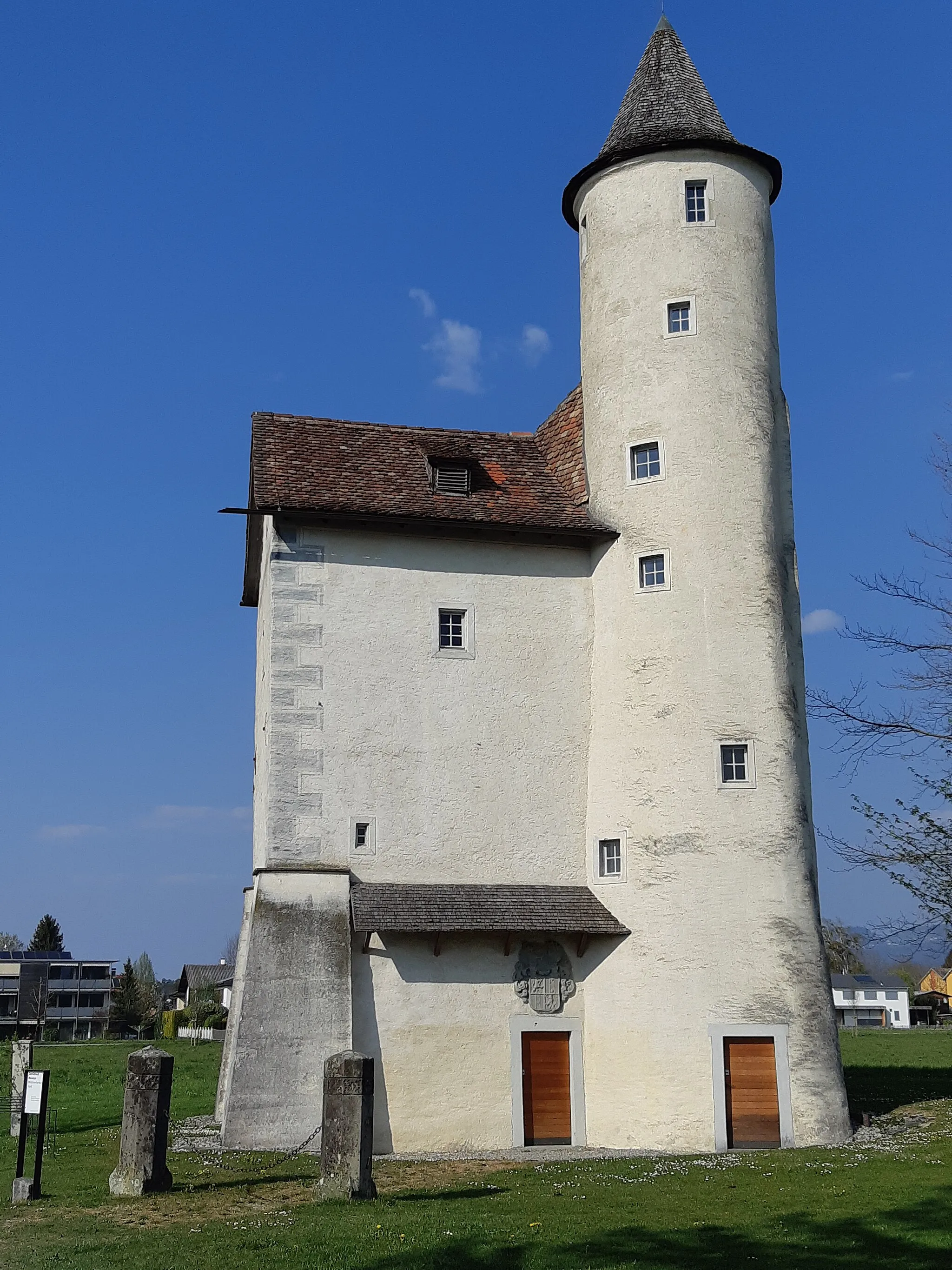 Photo showing: Mittelweiherburg (castle) in the municipality of Hard in Vorarlberg, Austria. Built in 1570, today a museum. Listed property.
