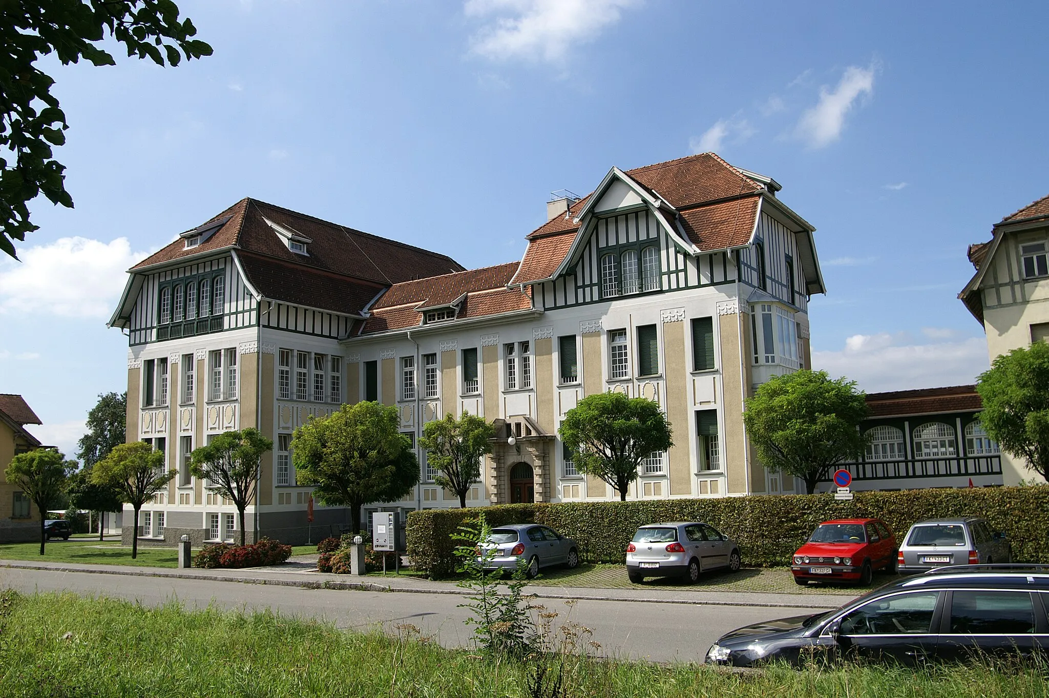Photo showing: altes Krankenhaus, Kaiserin-Elisabeth-Str. 4-6 in Hohenems Architekt: Hanns Kornberger, Baujahr 1904 + 1905