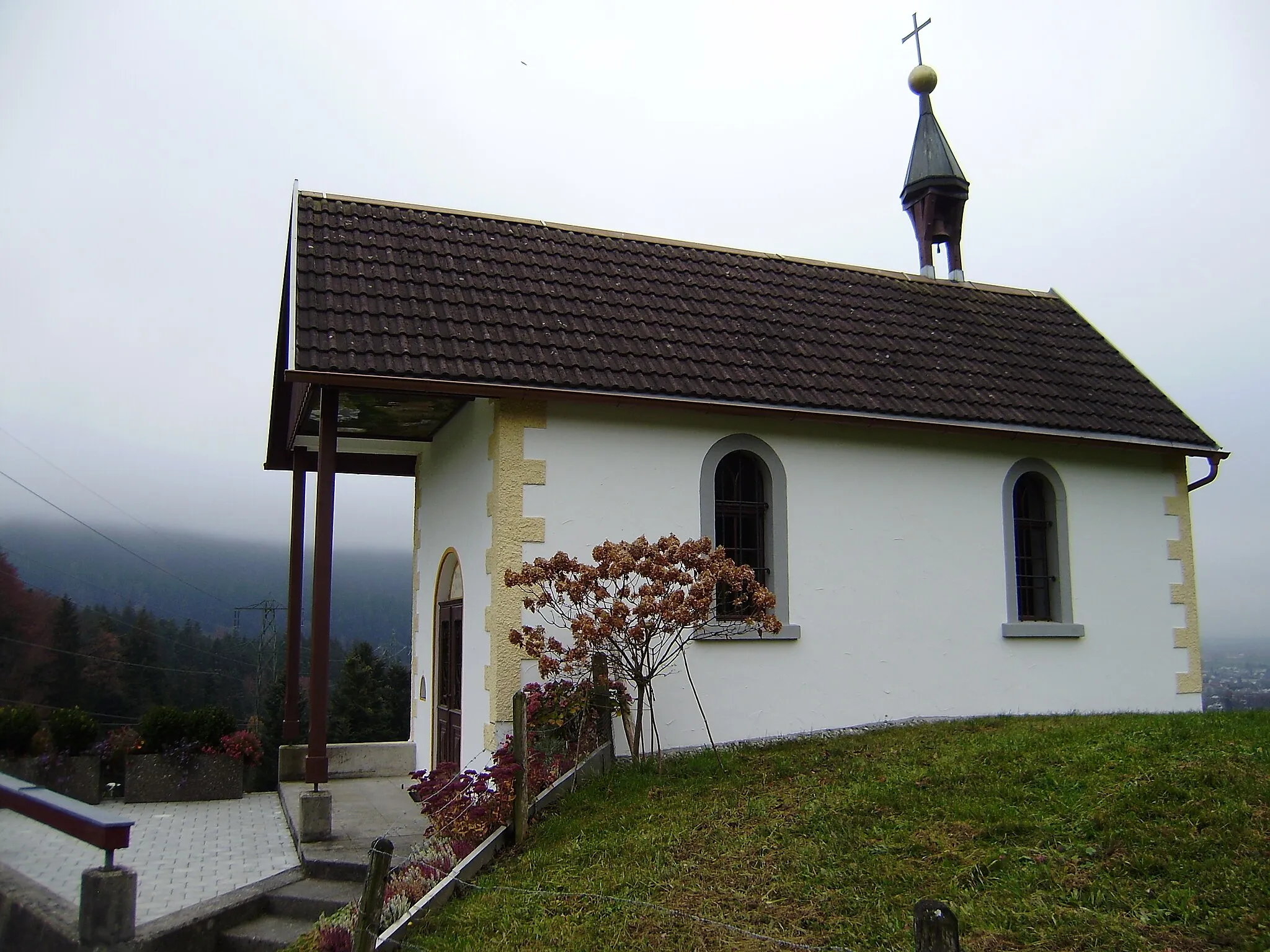Photo showing: Kapelle Mariahilf auf der Halden in Kennelbach (Vorarlberg) von N