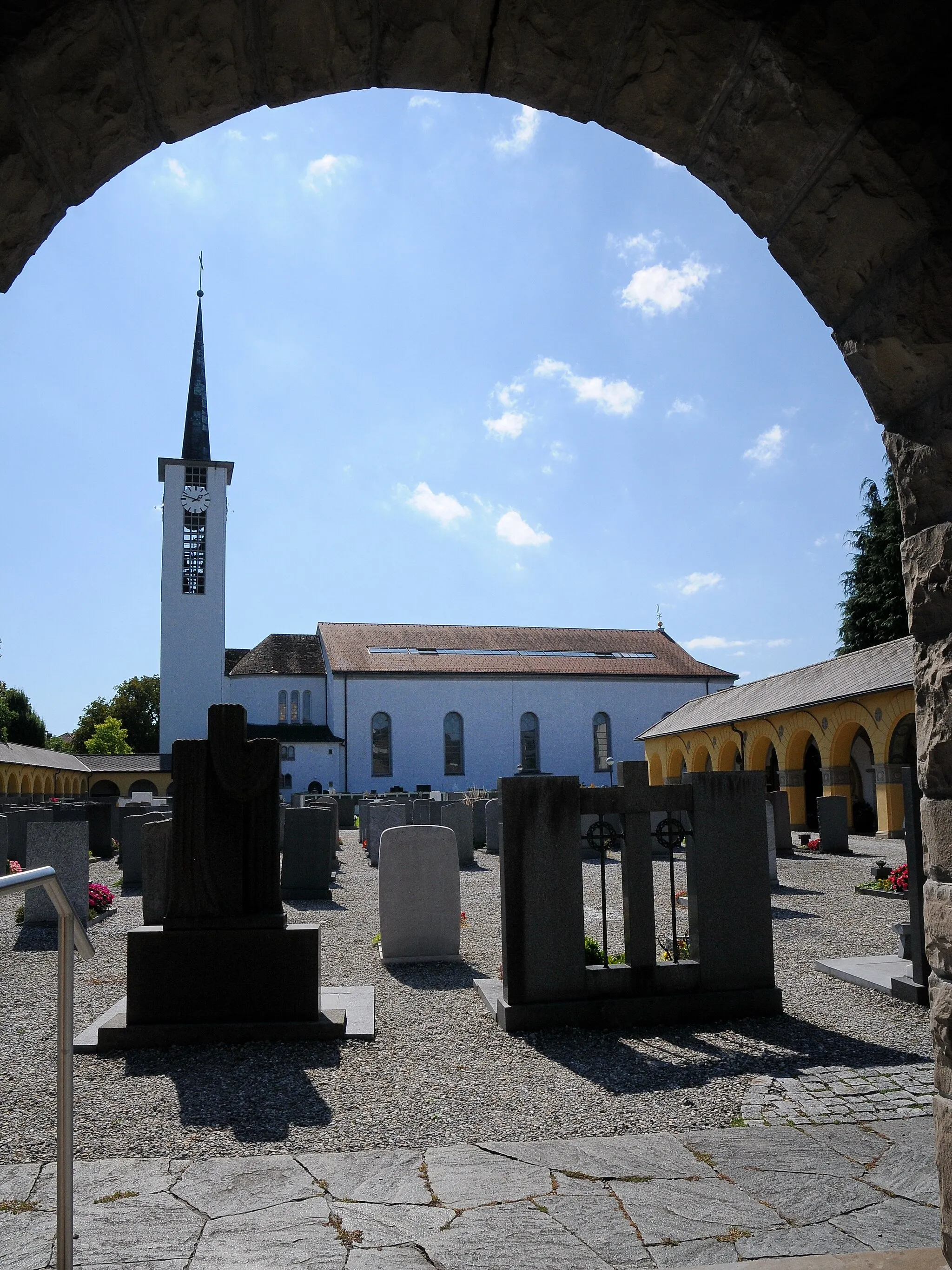 Photo showing: Pfarrkirche Hll. Peter und Paul, erbaut 1830 nach Plänen von Alois Negrelli in Lustenau, Vorarlberg]].