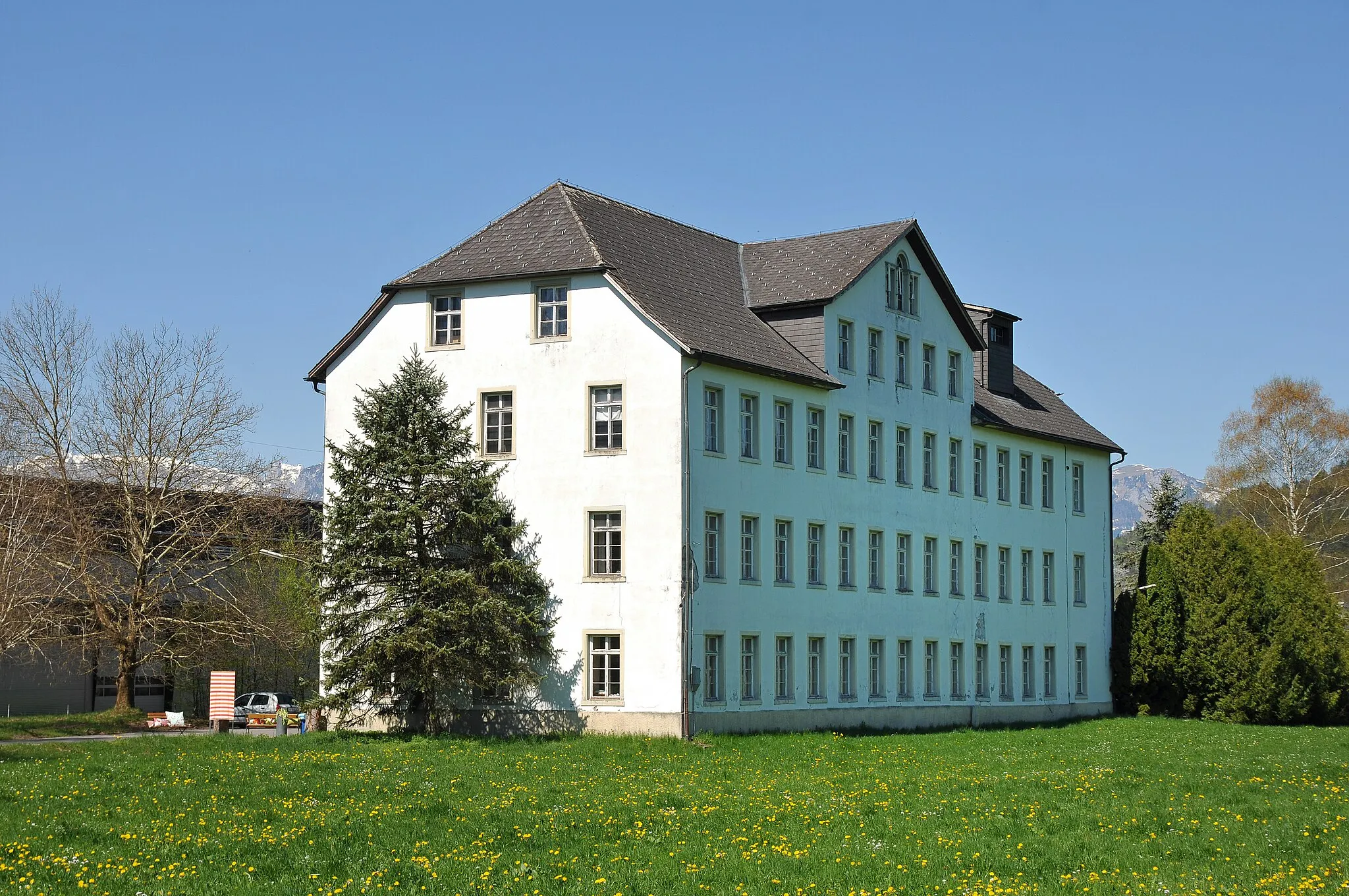 Photo showing: J. M. Fussenegger Fabrik an der Augasse 50 in Satteins.
