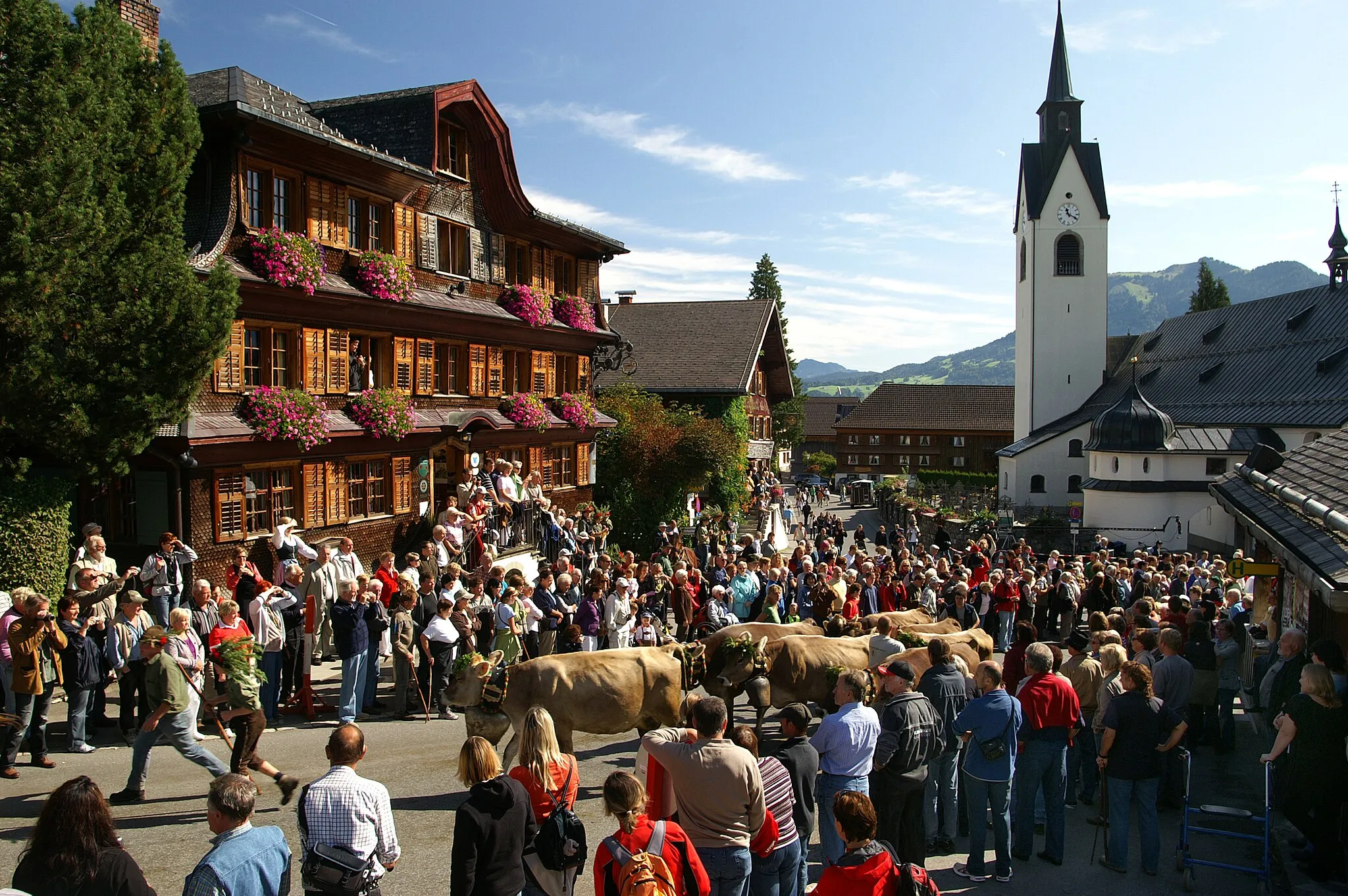Photo showing: Der Schwarzenberger Alptag mit dem traditionellen Almabtrieb am 15. September.