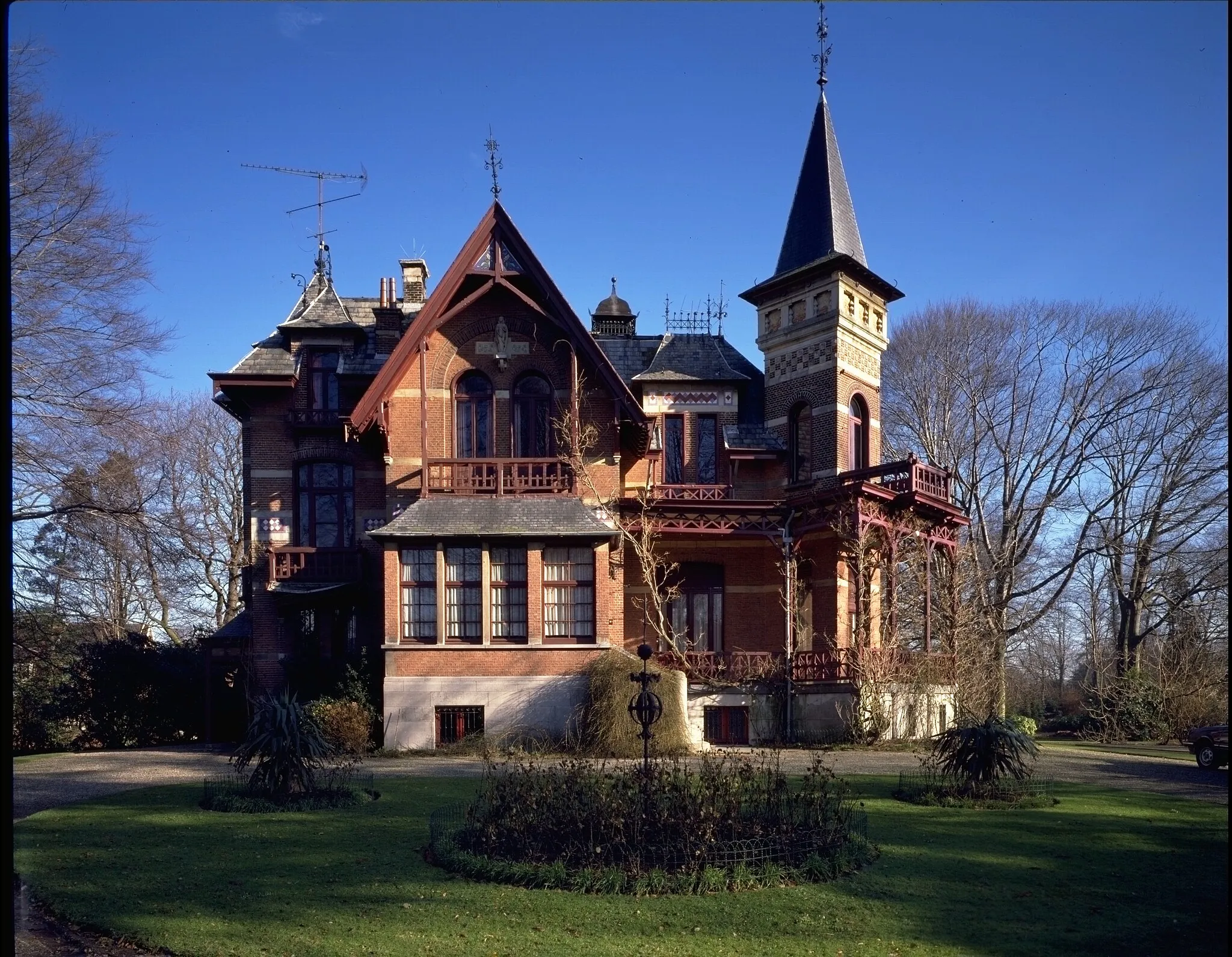 Photo showing: Villa "La Châtaigneraie": cottage (1899) exterieur: voorgevel - frontaal - alg.zicht