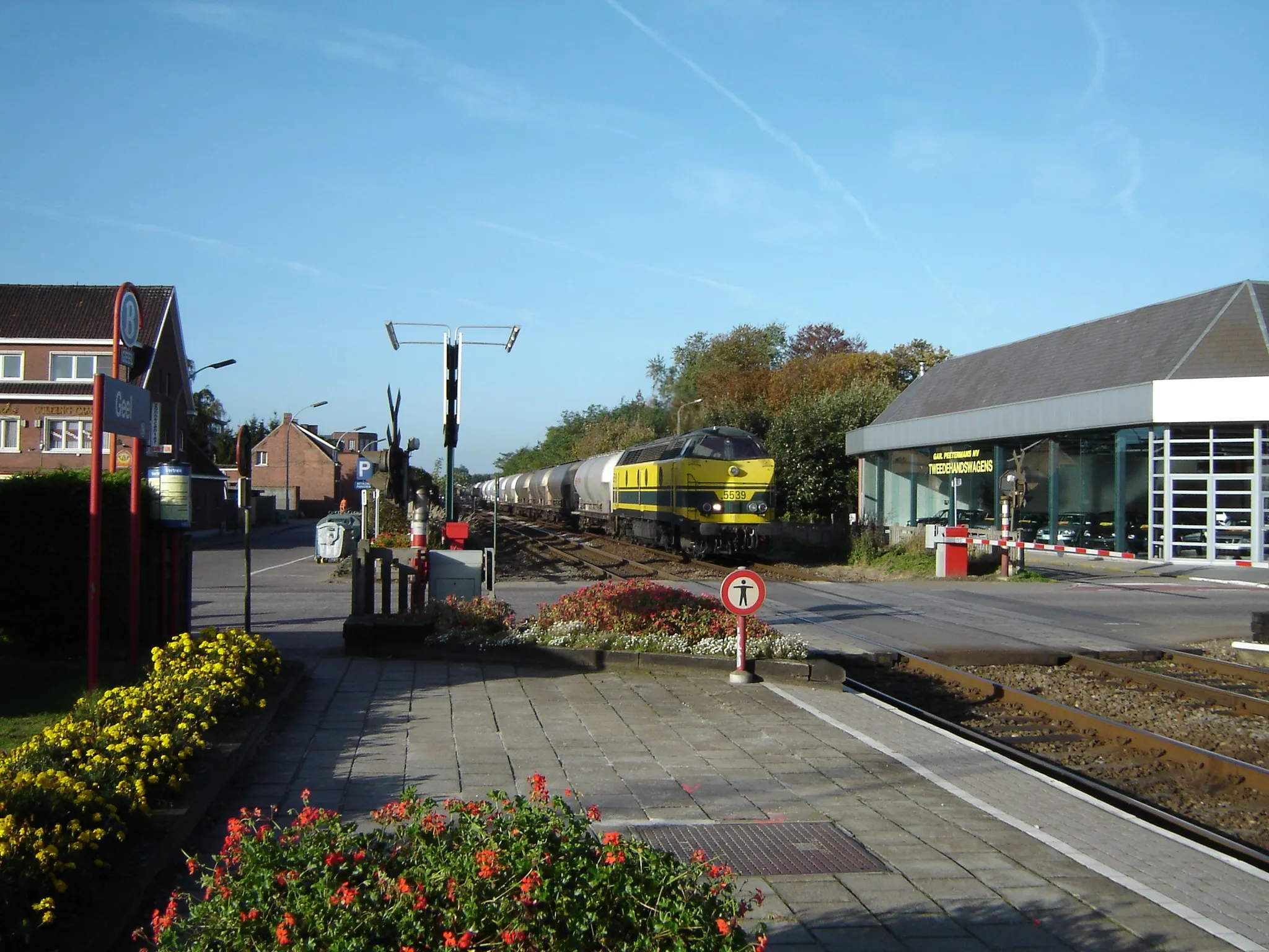 Photo showing: Train station in Geel taken on October 22, 2004.