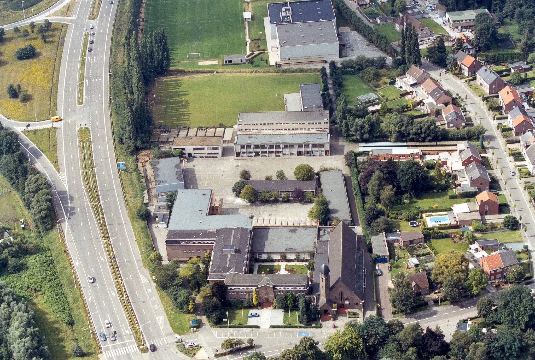 Photo showing: Luchtfoto van het Sint-Ritacollege