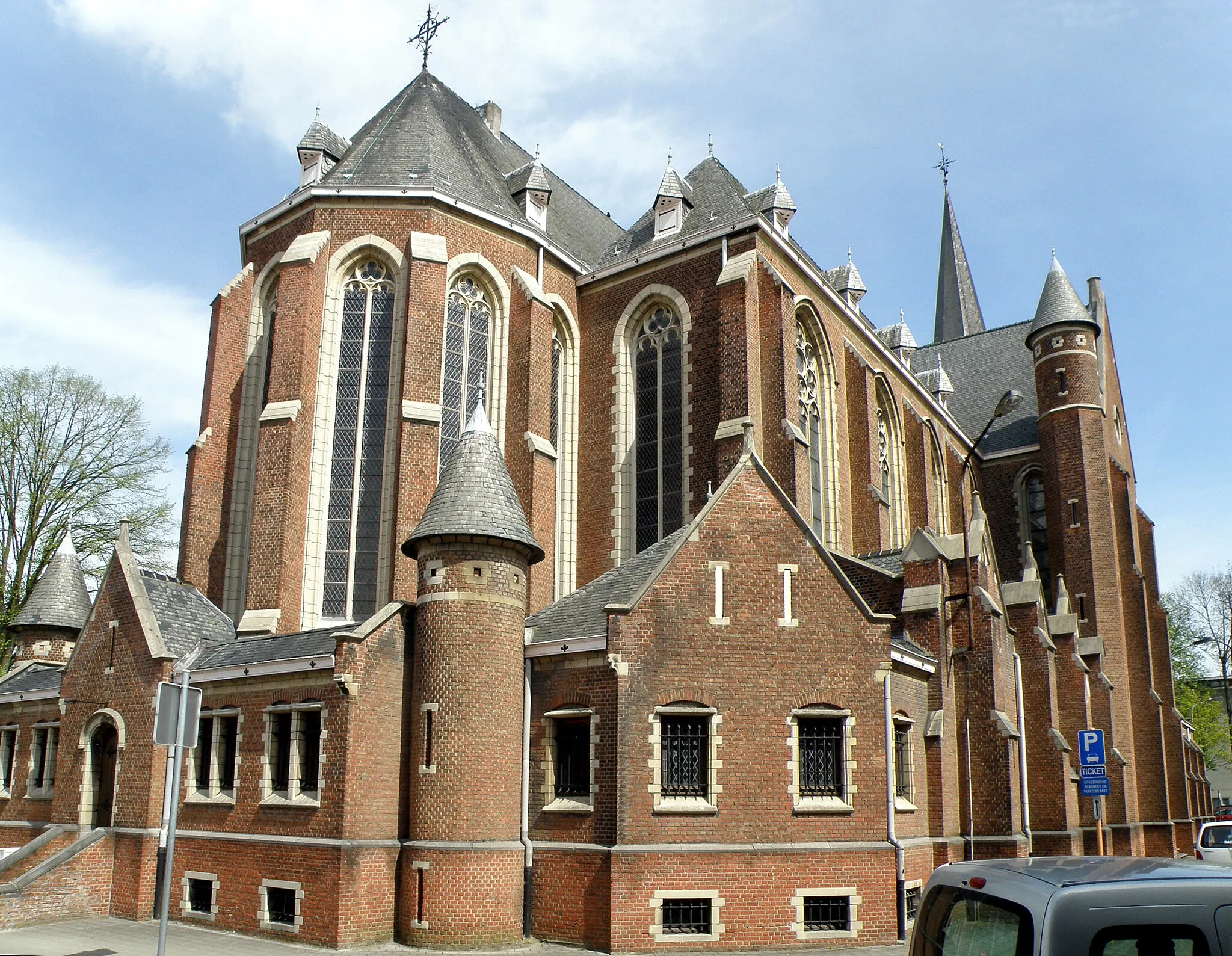 Photo showing: Mortsel bij Antwerpen. Heilig Kruiskerk, aan de Heilig-Kruisstraat.