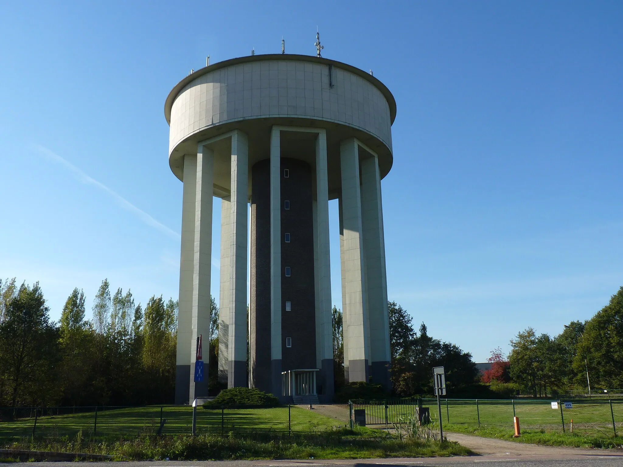 Photo showing: Oevel Snelwegstraat Watertoren