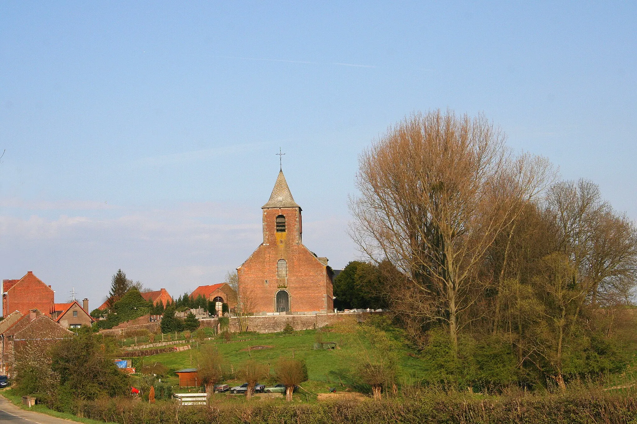 Photo showing: Bierghes, the neighbourhood of the Saints Peter and Martin's church (1792).