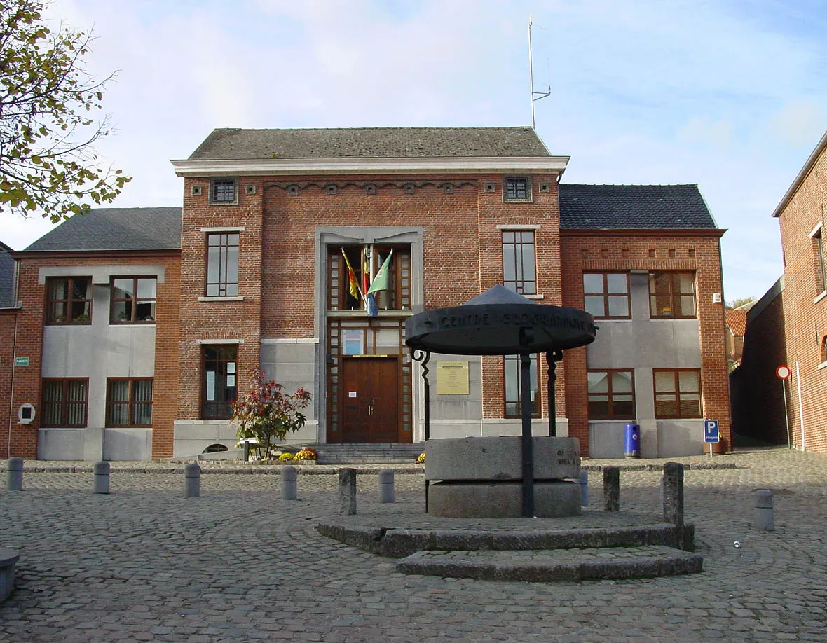 Photo showing: Ittre town hall
