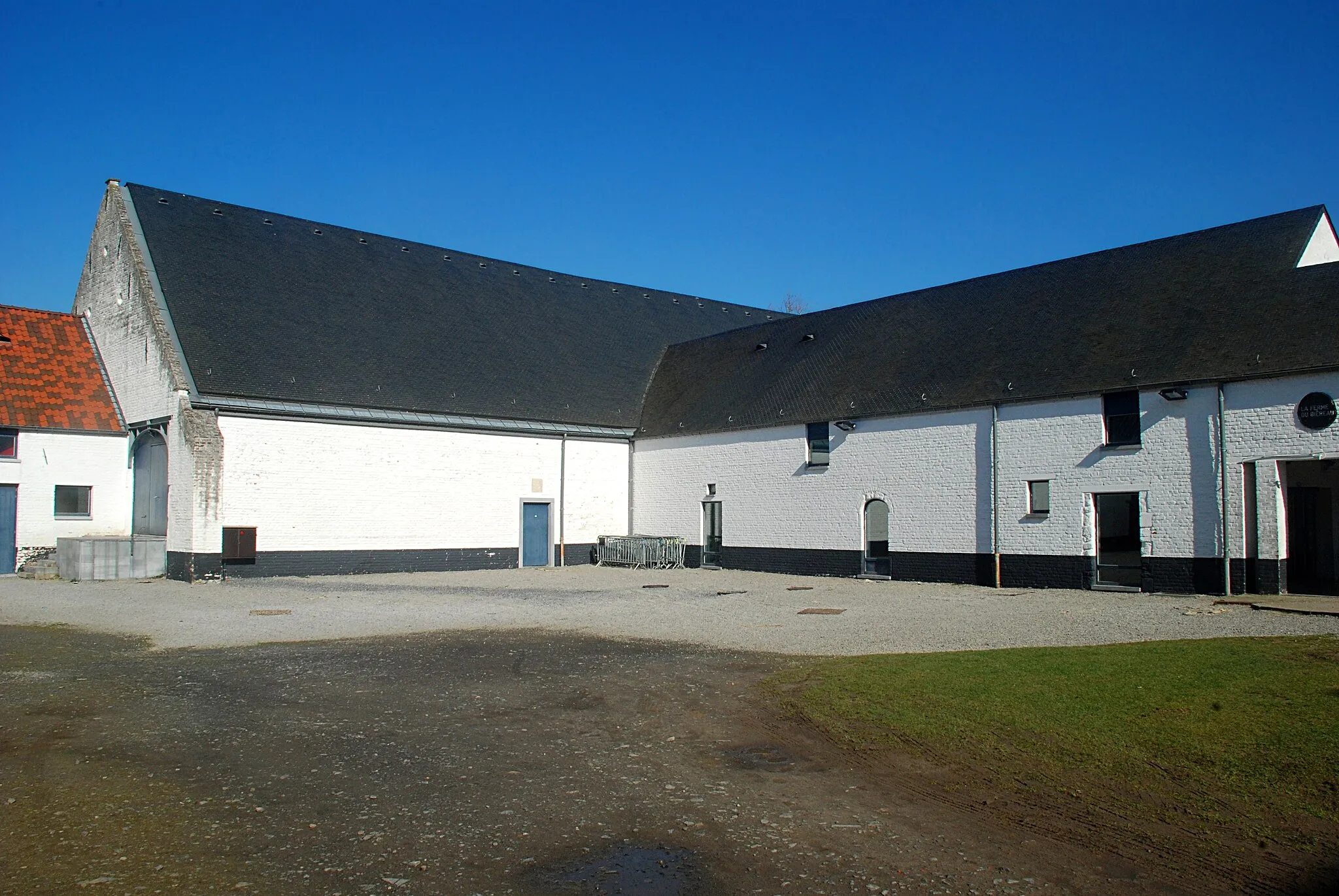 Photo showing: Belgique - Brabant wallon - Louvain-la-Neuve - Ferme du Biéreau - Grange