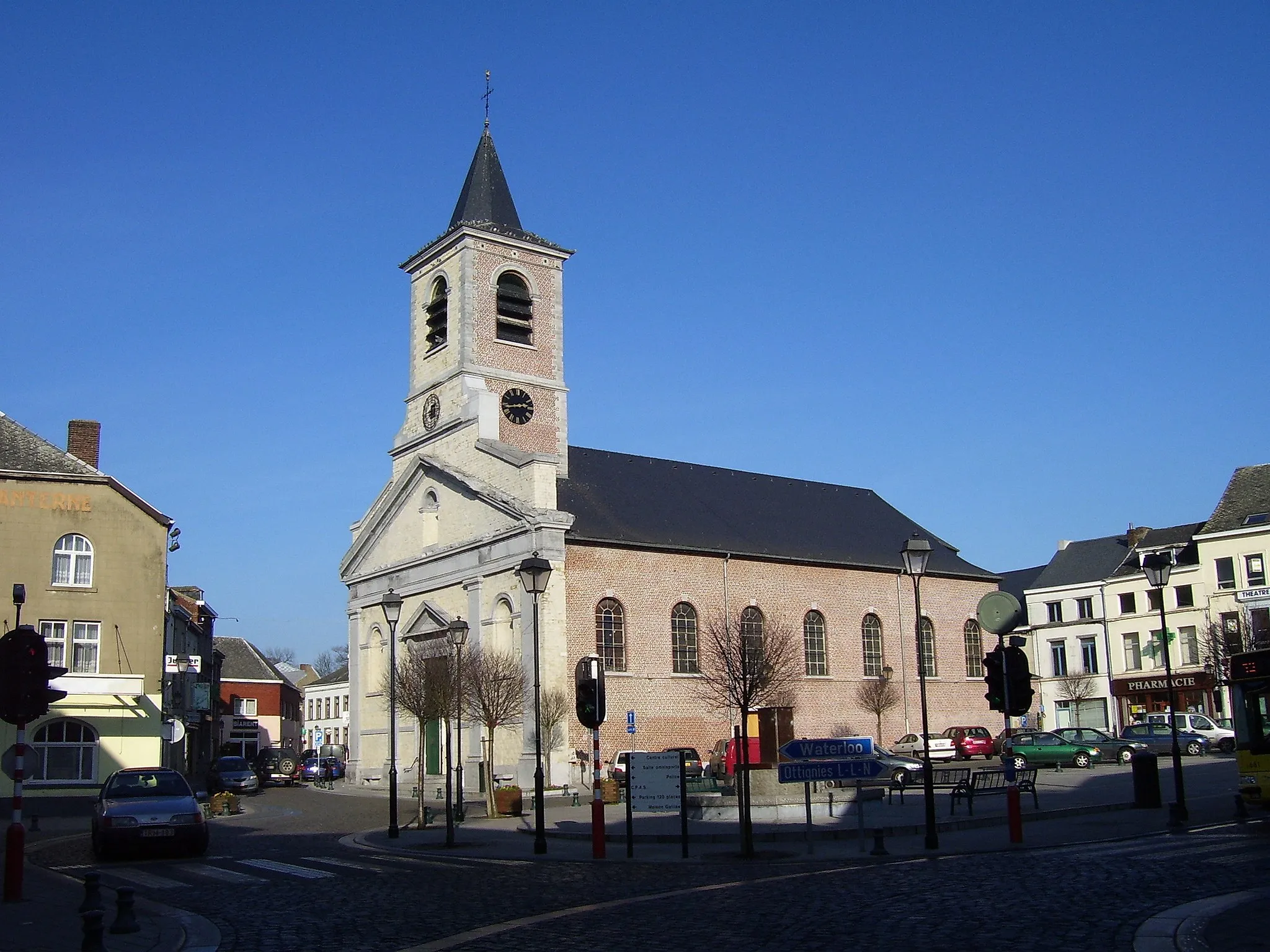 Photo showing: Grand Place with church in Genappe, Belgium