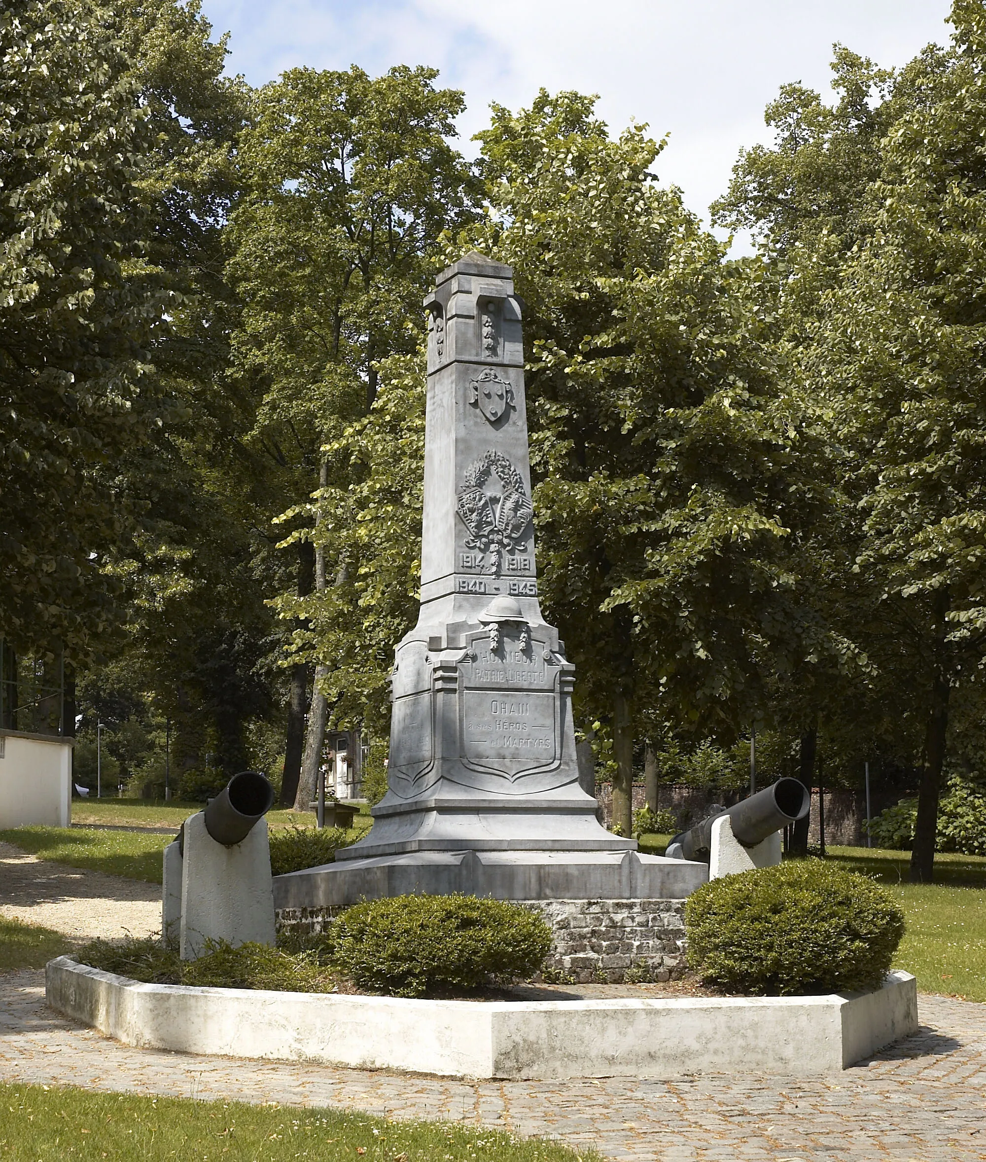 Photo showing: War monument (1914-1918 and 1940-1945) in Place communale in Ohain (part of Lasne) in Belgium