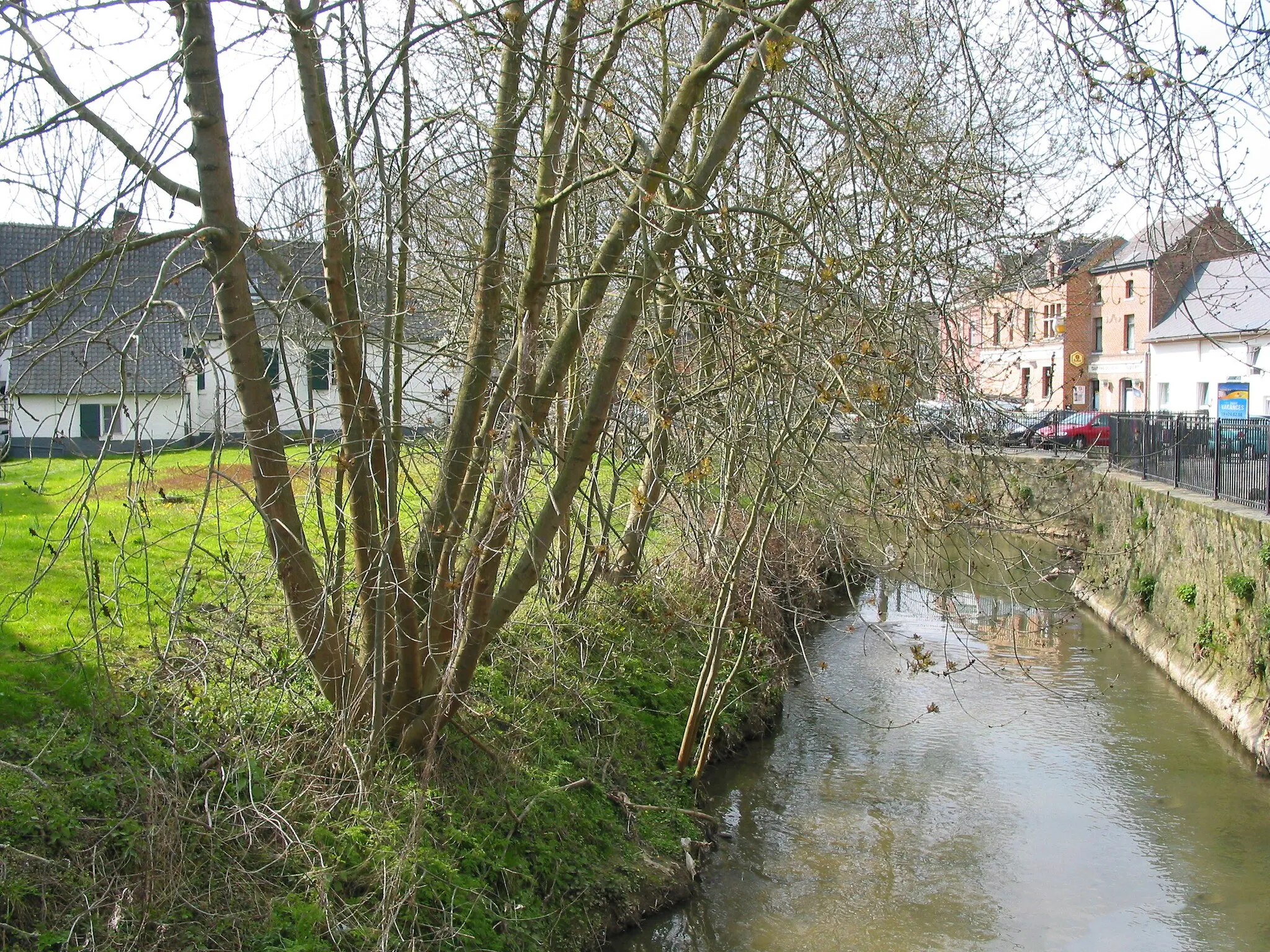 Photo showing: Quenast, the Senne viewed from the bridge of the rue du Faubourg.