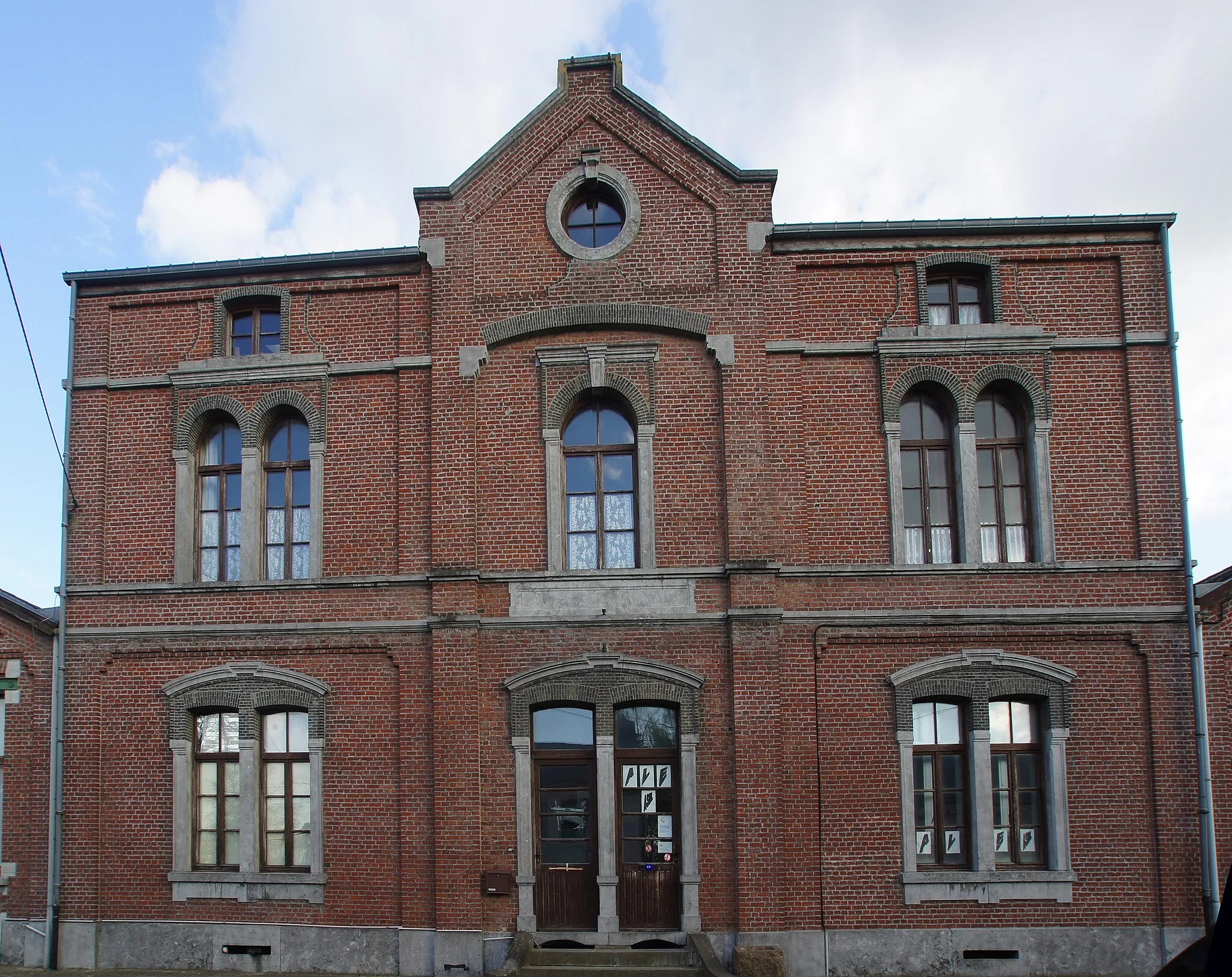 Photo showing: Villers-la-Ville (Sart-Dames-Avelines), Belgium: Former town hall