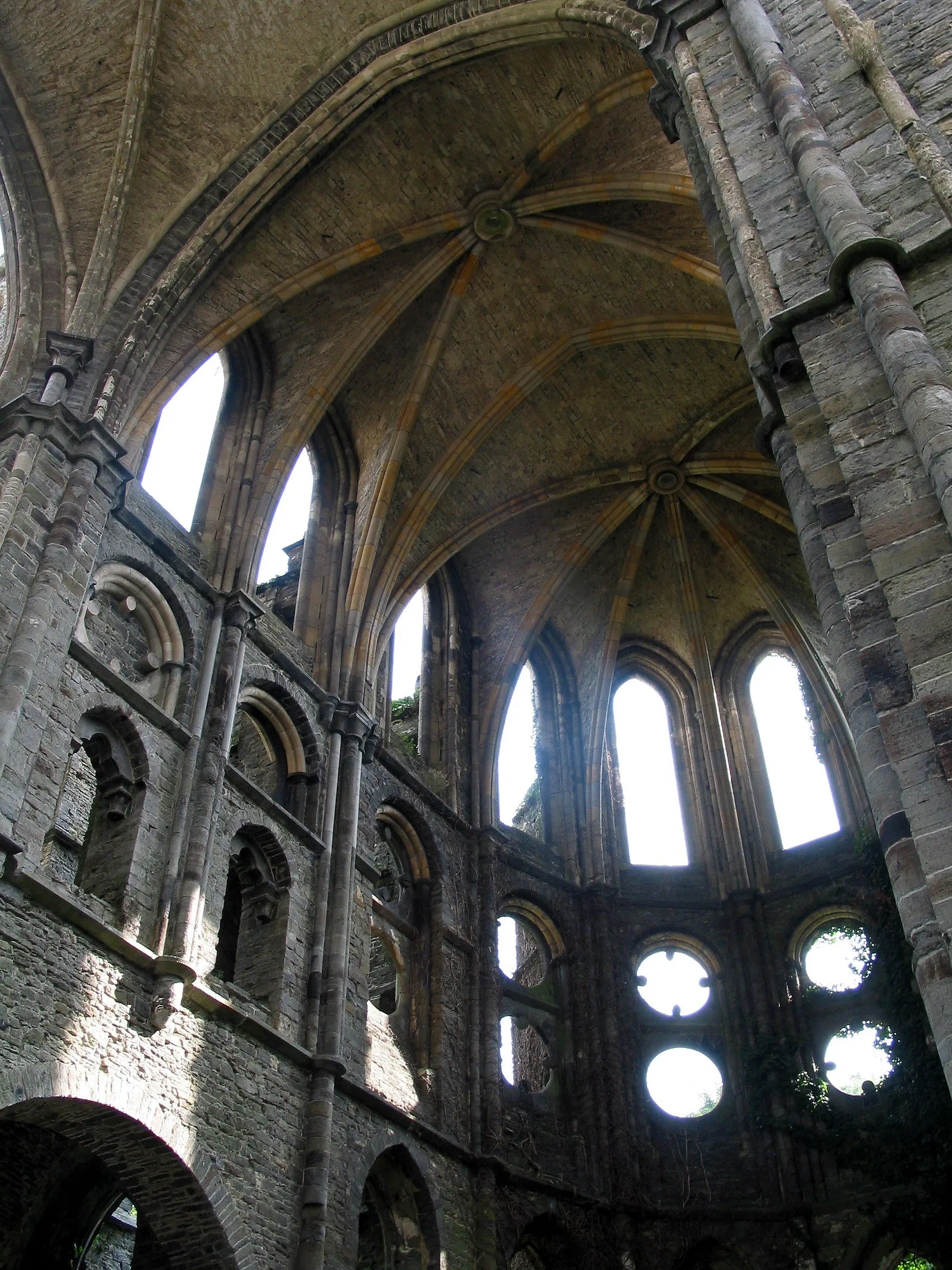 Photo showing: Villers-la-Ville (Belgium), ruins of the choir of the abbey church (XIIIth century).