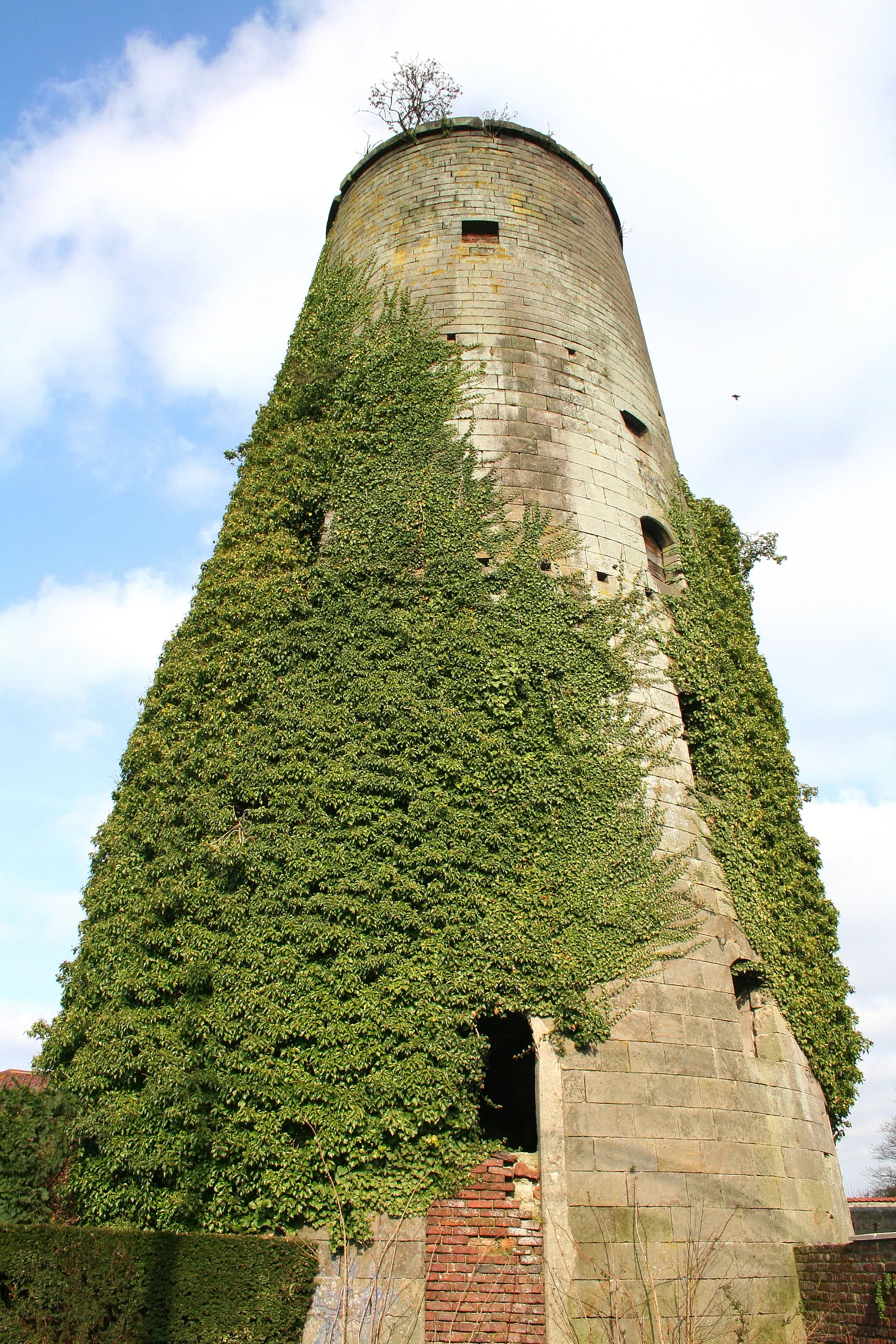 Photo showing: Ville-Pommerœul (Belgium),  former windmill.