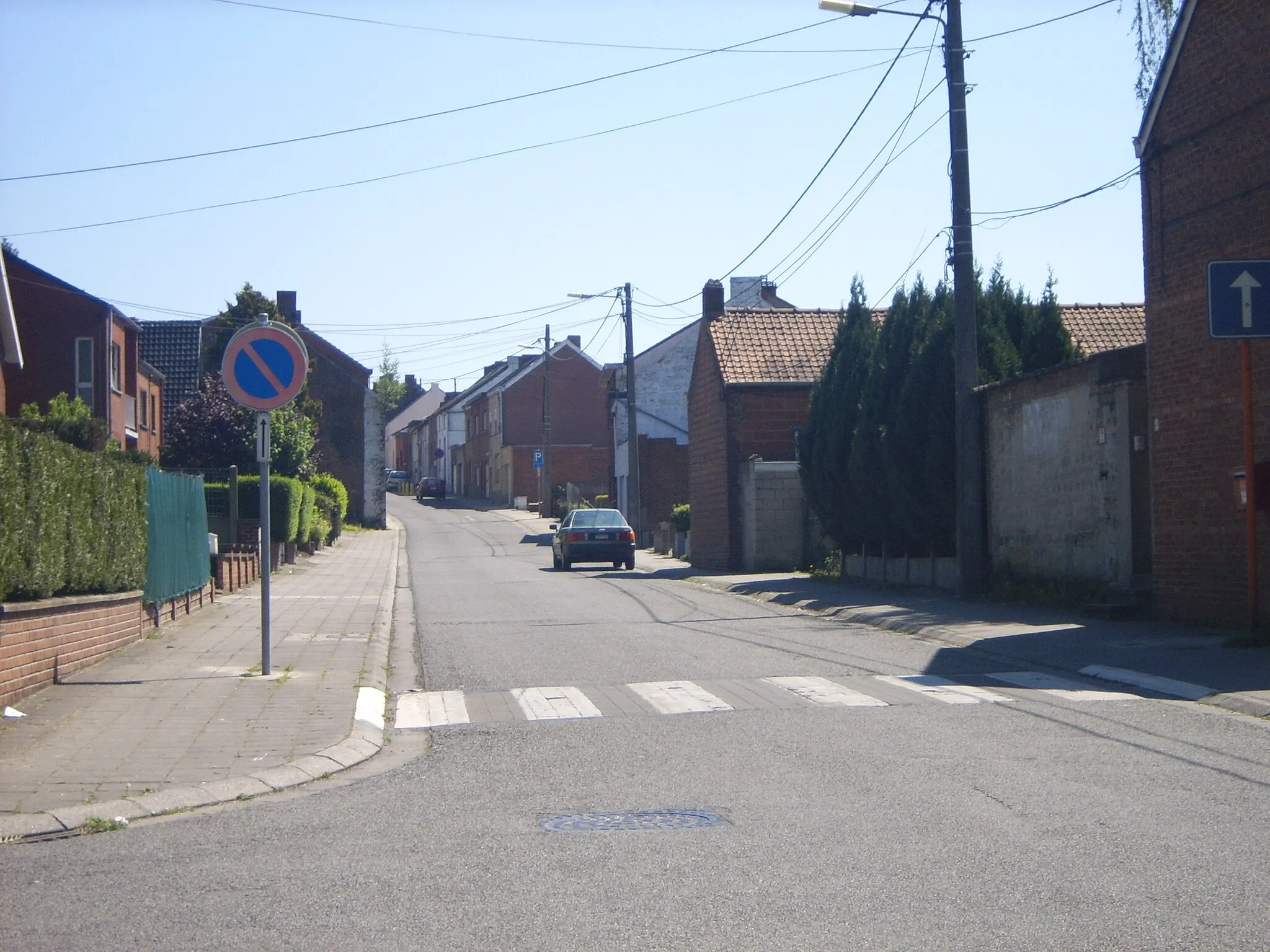 Photo showing: La rue Émile Vandervelde (haut de la rue) à Bois-d'Haine, Manage, Belgique.