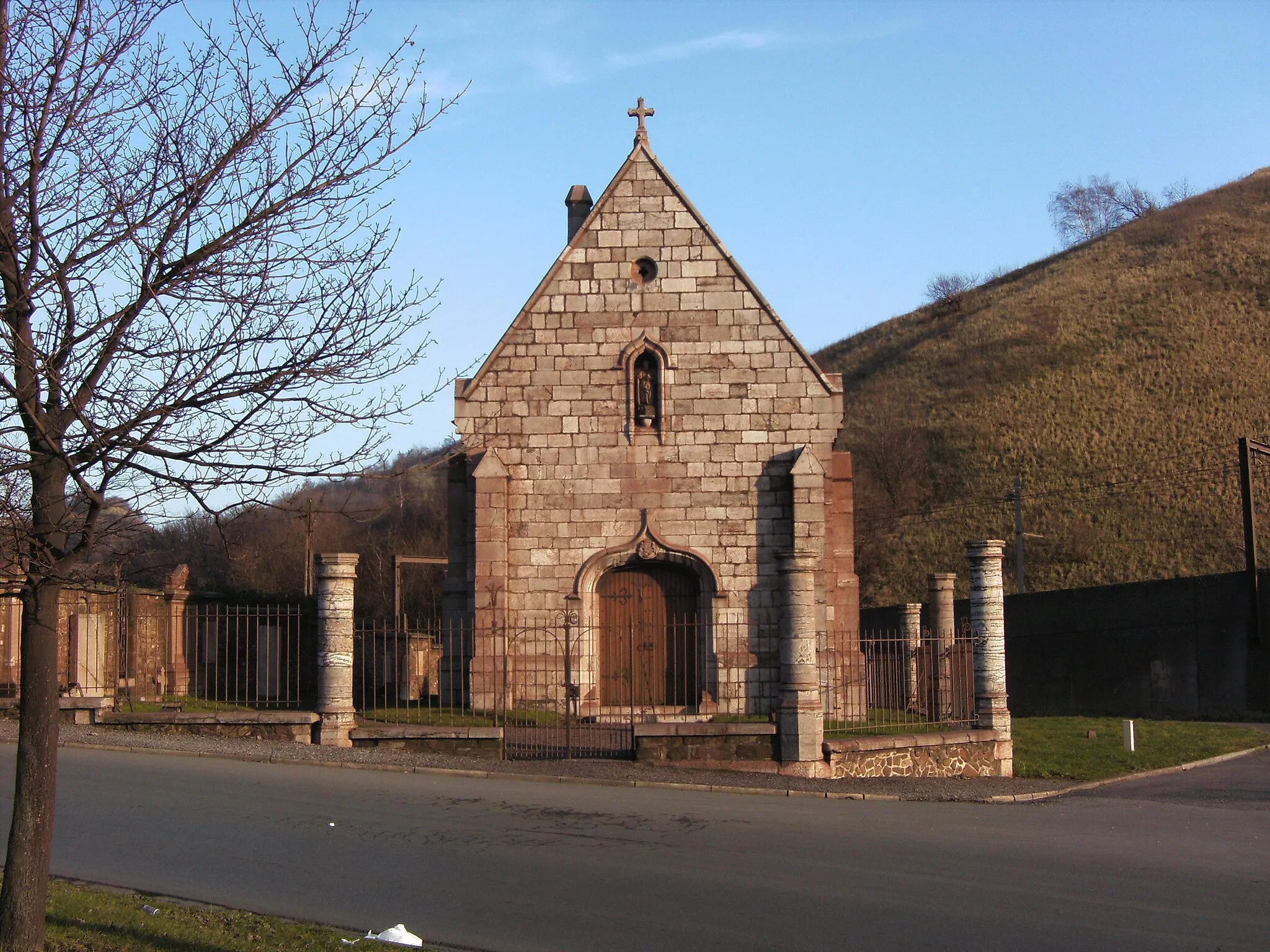 Photo showing: Dampremy (Charleroi - Belgique), Chapelle Saint-Ghislain (chœur de l'ancienne église)