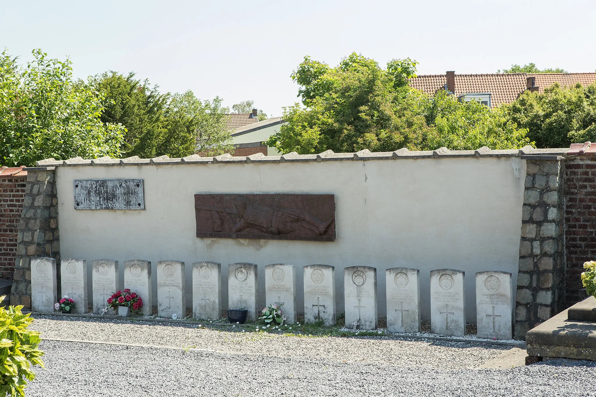 Photo showing: Flenu Communal Cemetery