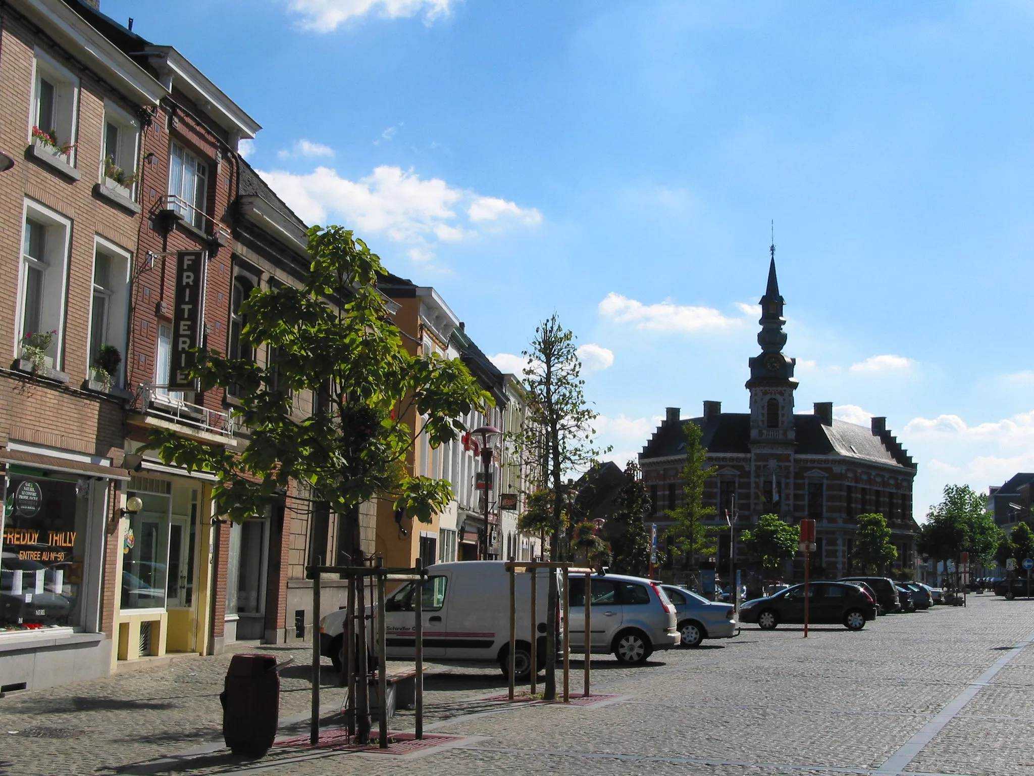 Photo showing: Lessines, la Grand'Place et l'hôtel de ville.