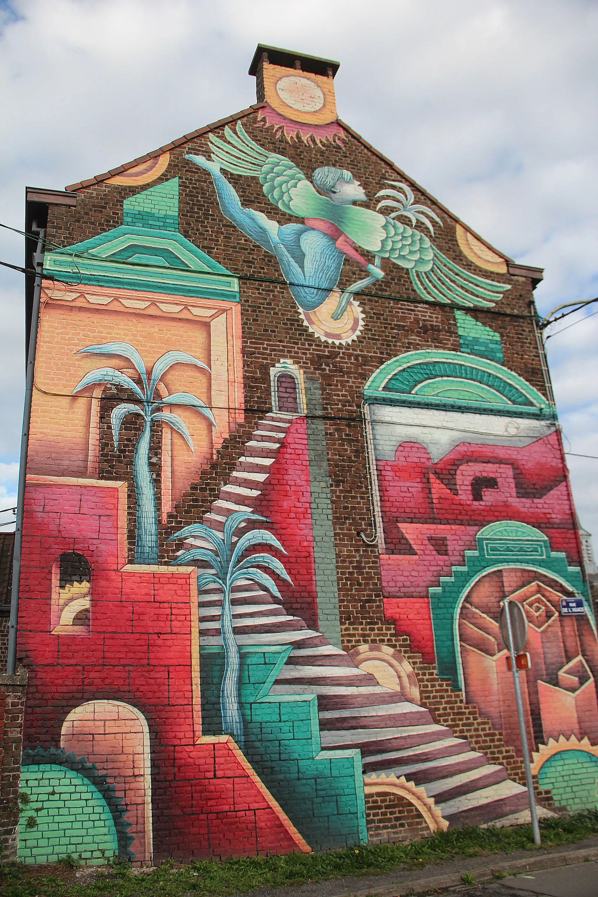 Photo showing: " Icare ou le rêve de voler " mural by artist Loraine Motti. Artwork on the south-west wall of the former town hall located at 118, rue Grande in Maisières (Belgium).)