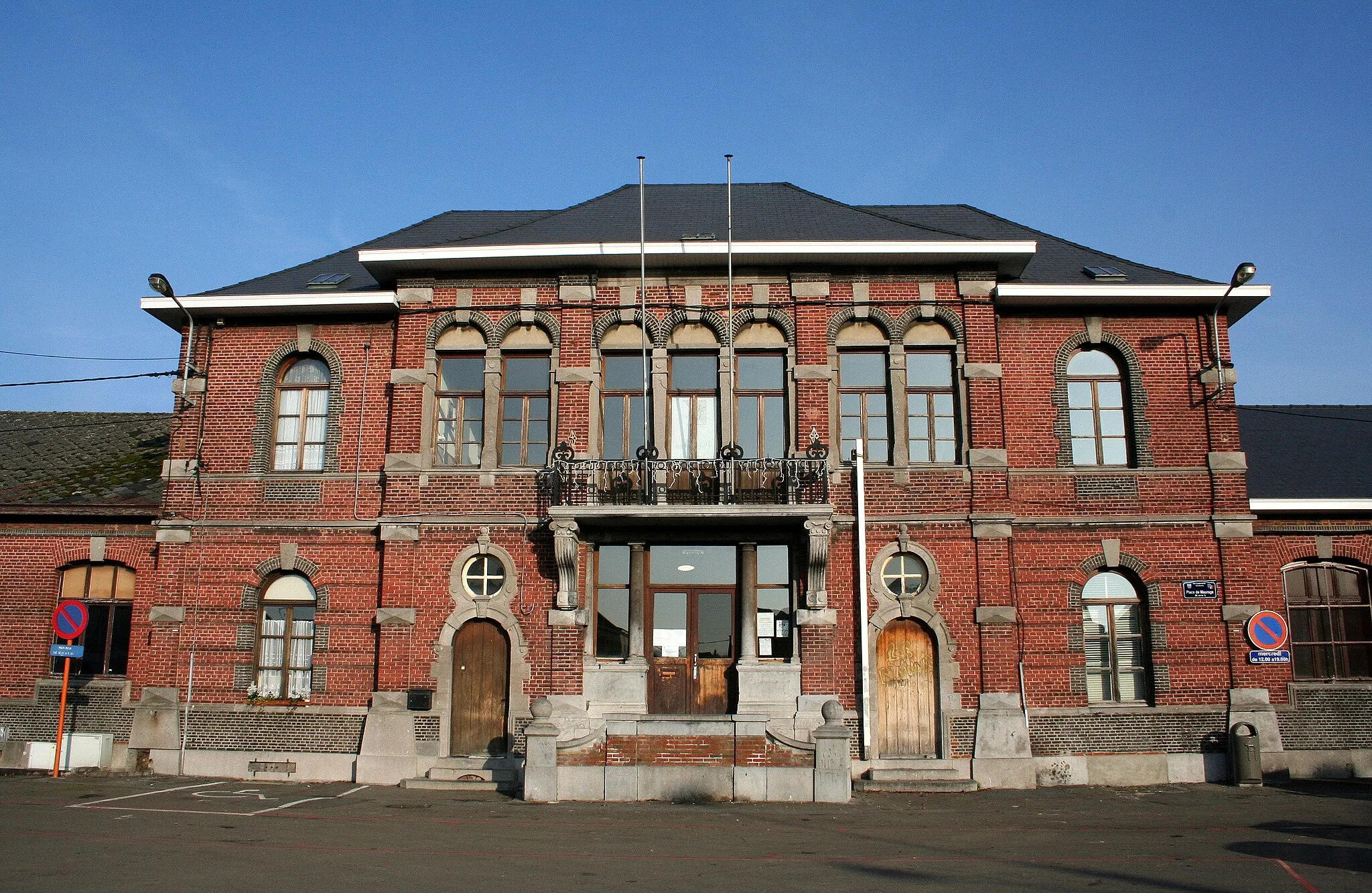 Photo showing: Maurage (Belgium), the previous town hall.