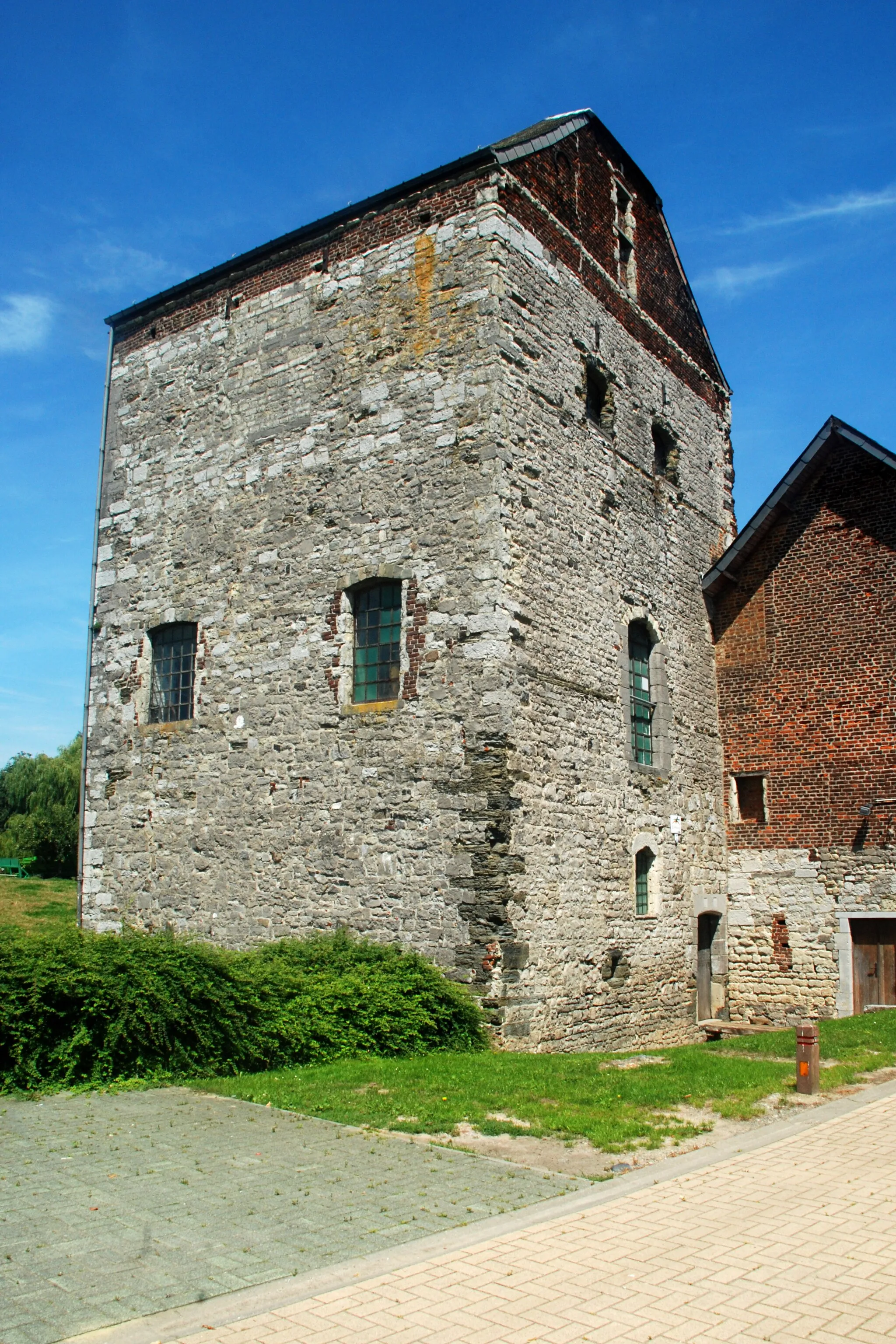 Photo showing: Belgique - Hainaut - Les Bons Villers - Donjon de Mellet