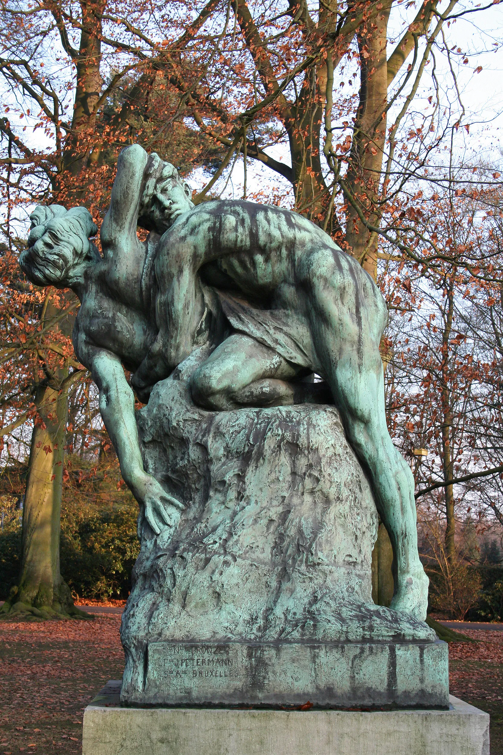 Photo showing: Morlanwelz (Belgium) - Parc de :Mariemont - Le Triomphe de la femme (The Triumph of the Women) sculpture by Jef Lambeaux (1901).