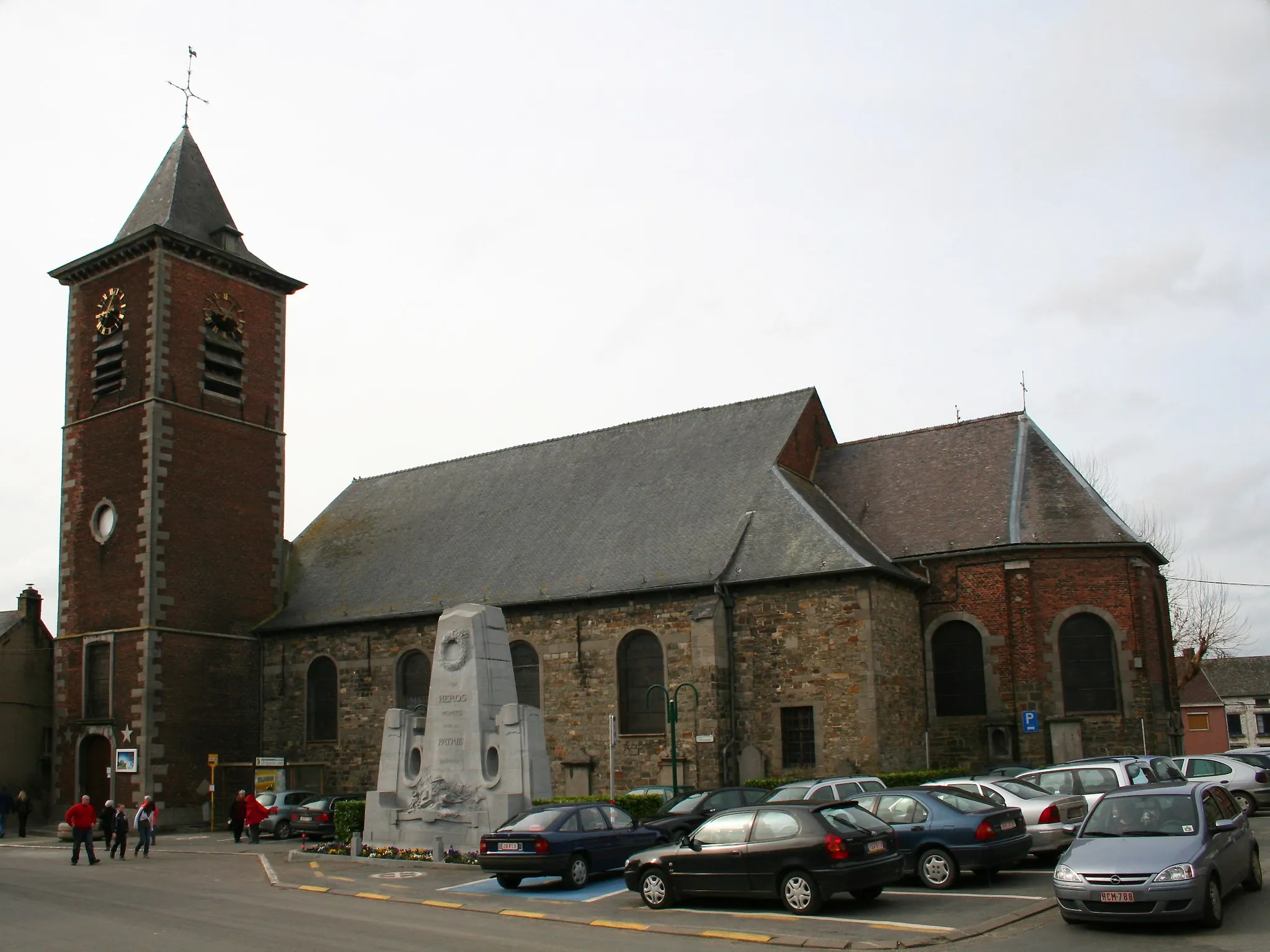 Photo showing: Neufvilles (Belgium), the church of Saint Nicolas (en of the XVIIIth century).