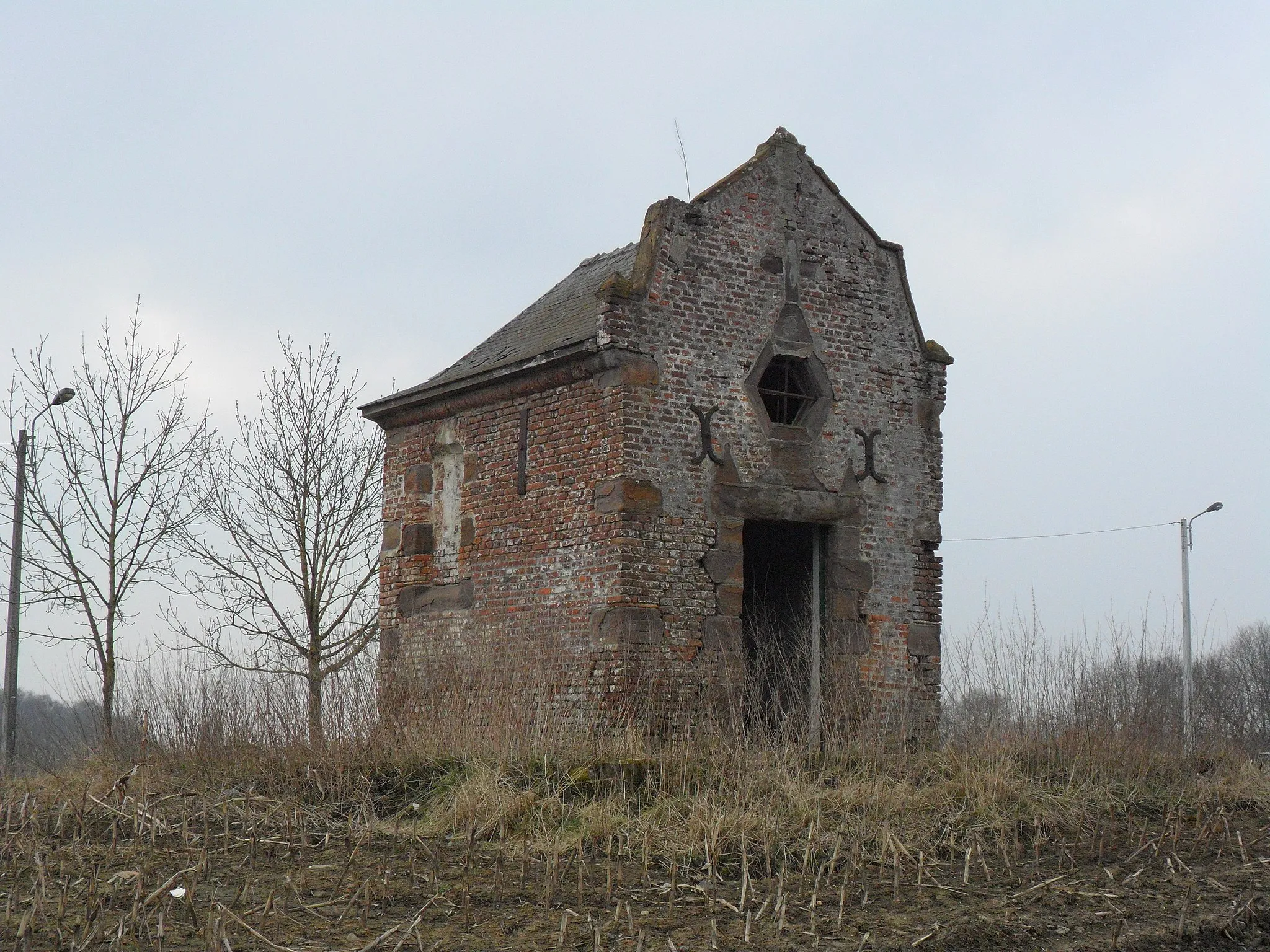 Photo showing: Side view of the chapel Notre-Dame de la Consolation