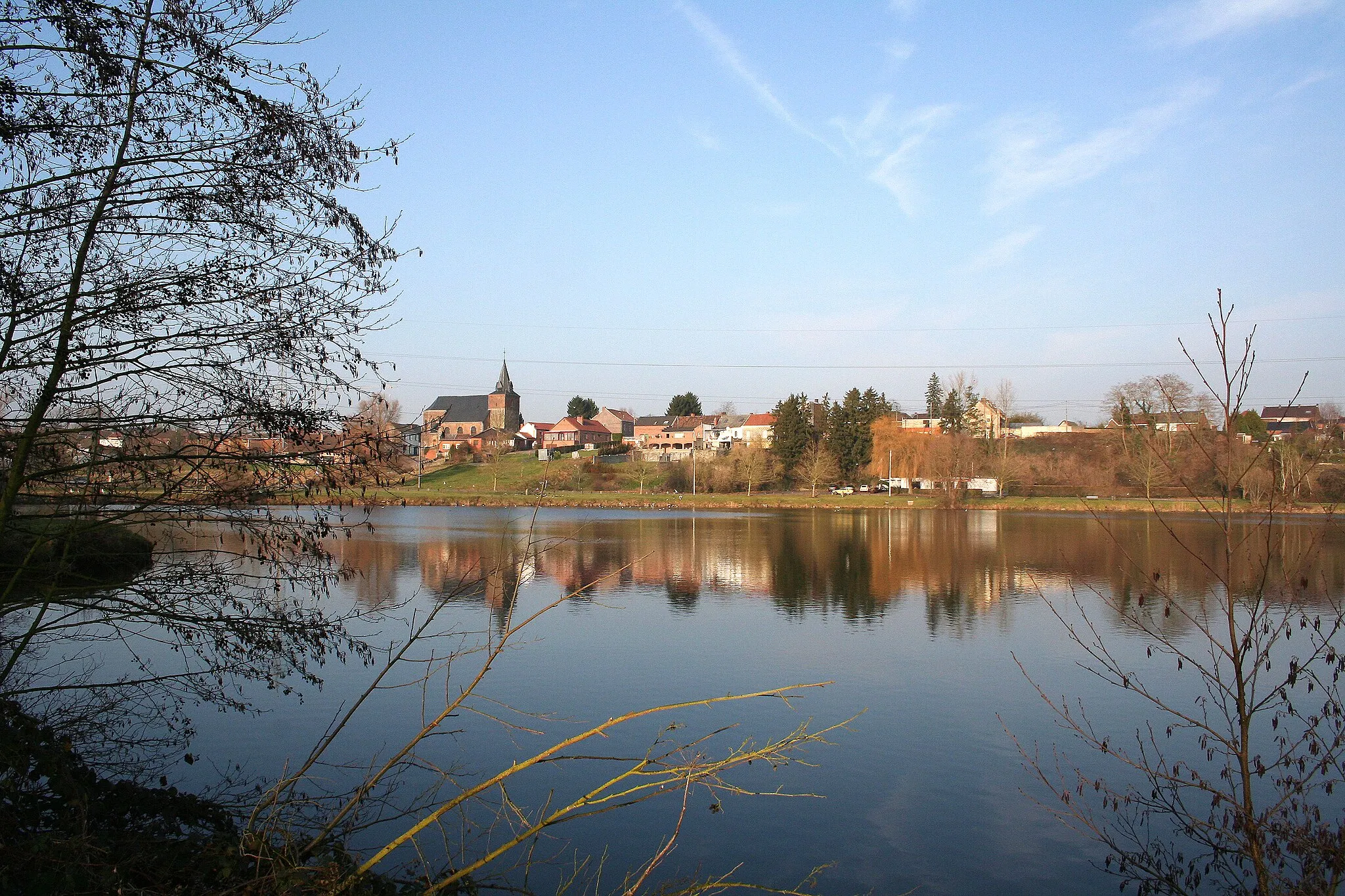 Photo showing: Strépy-Bracquegnies (Belgium), the big pond.