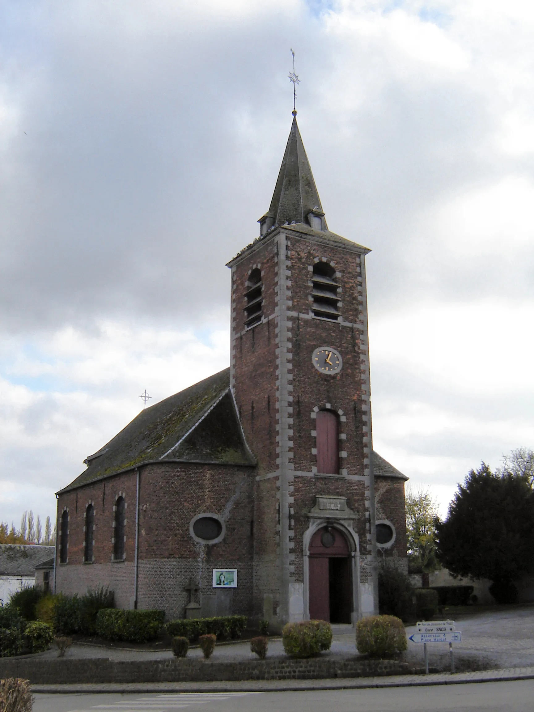 Photo showing: Church of Saint Géry in Thieu. Thieu, Le Rœulx, Hainaut, Belgium