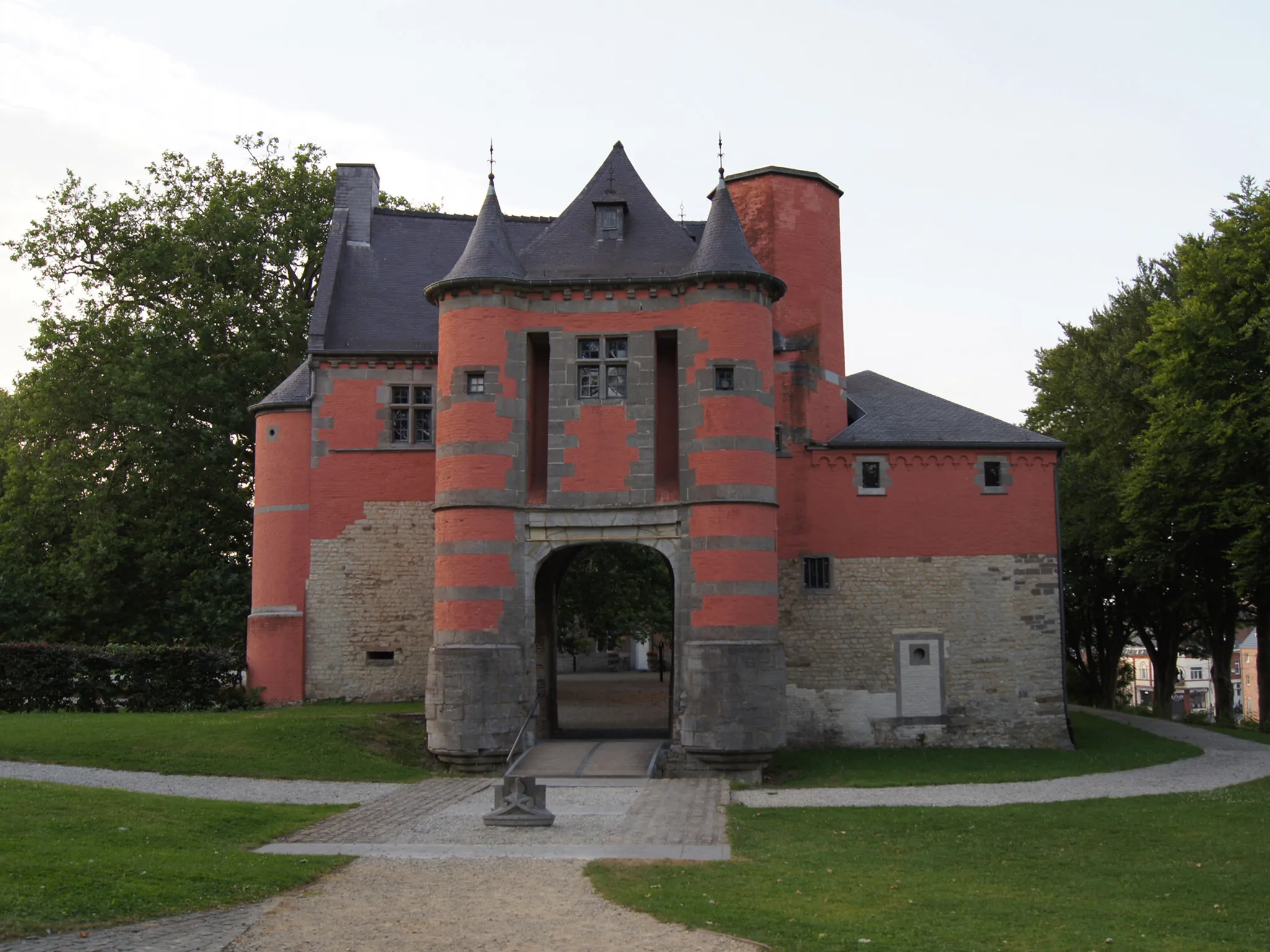 Photo showing: Trazegnies castle