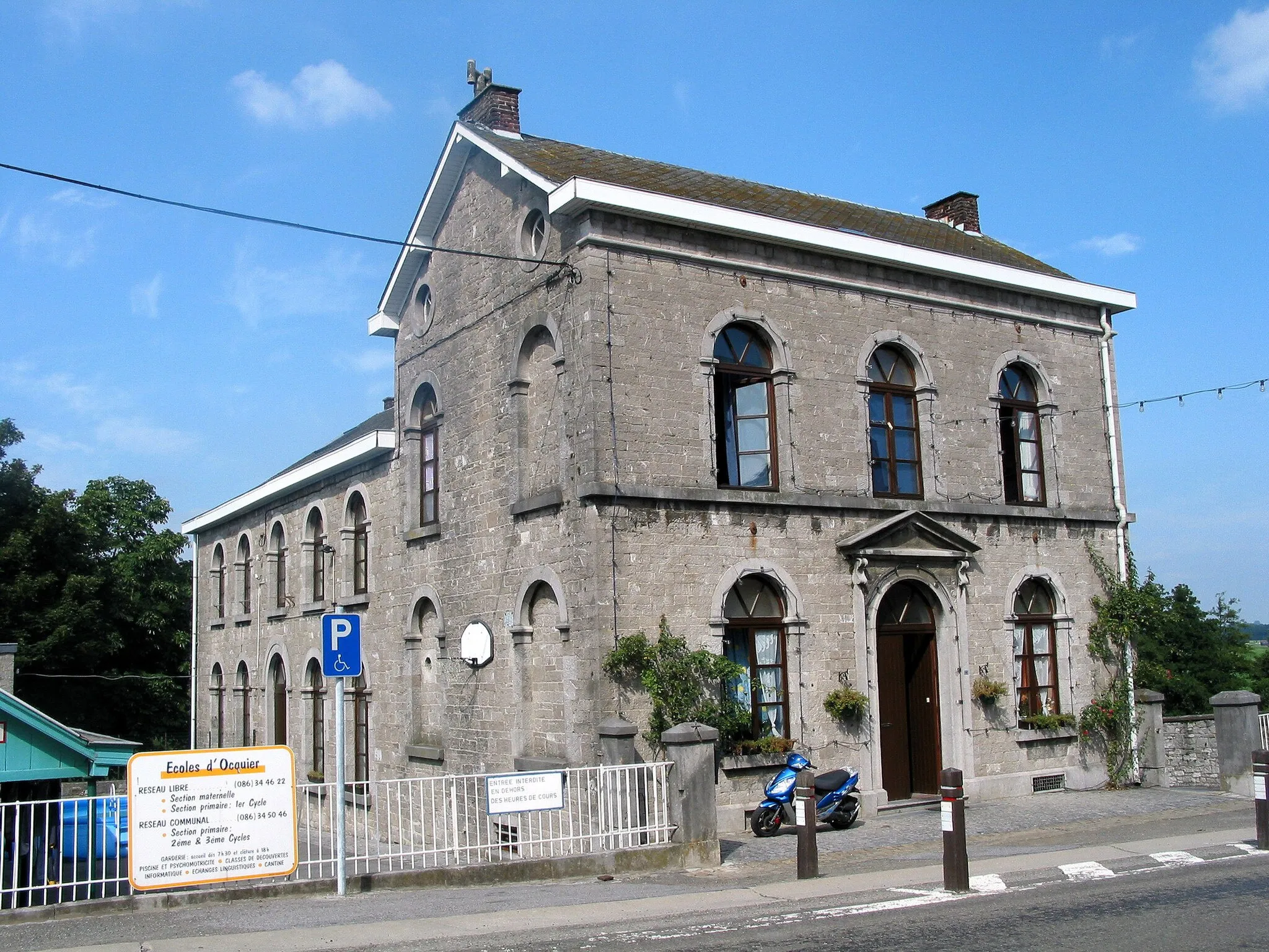 Photo showing: Ocquier (Belgium), the catholic and the communal schools.