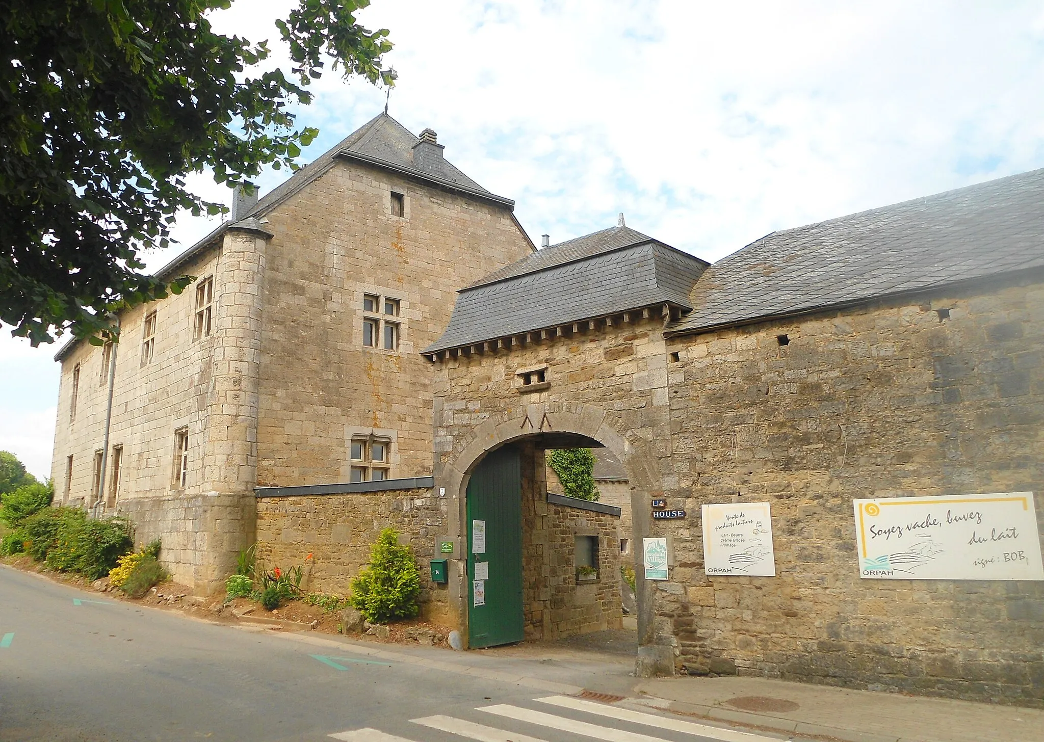 Photo showing: Ferrières : Ferme de la House