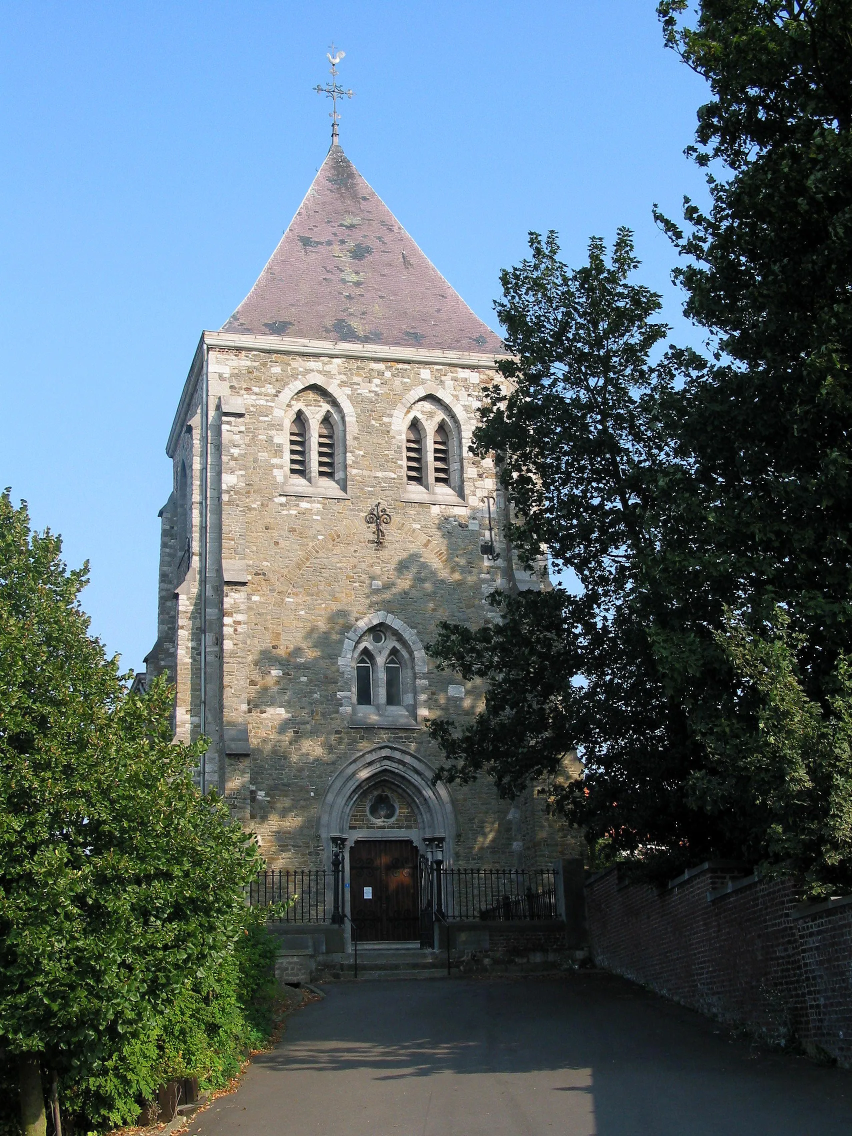 Photo showing: Fexhe-le-Haut-Clocher (Belgium), the St. Martin's church (XII/XVIIth centuries).