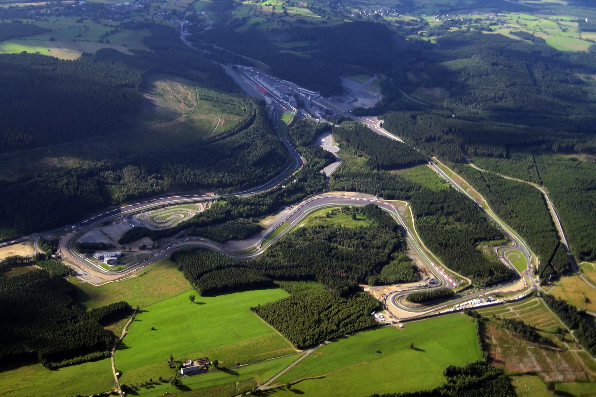 Photo showing: Belgian GP track taken during paragliding XC flight.