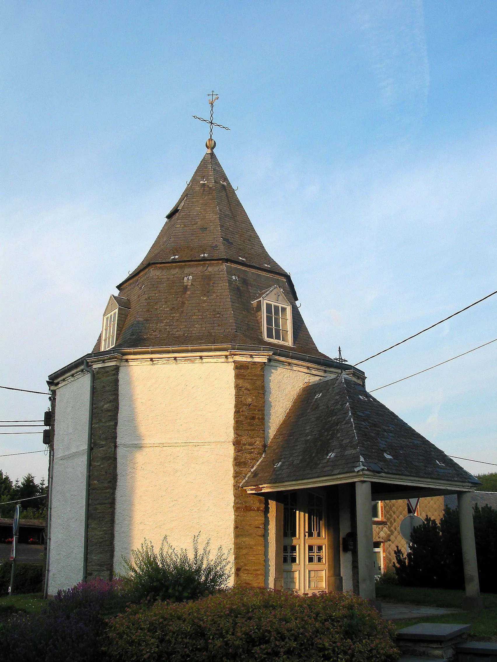 Photo showing: Lierneux, the "Notre-Dame de la Salette" chapel.