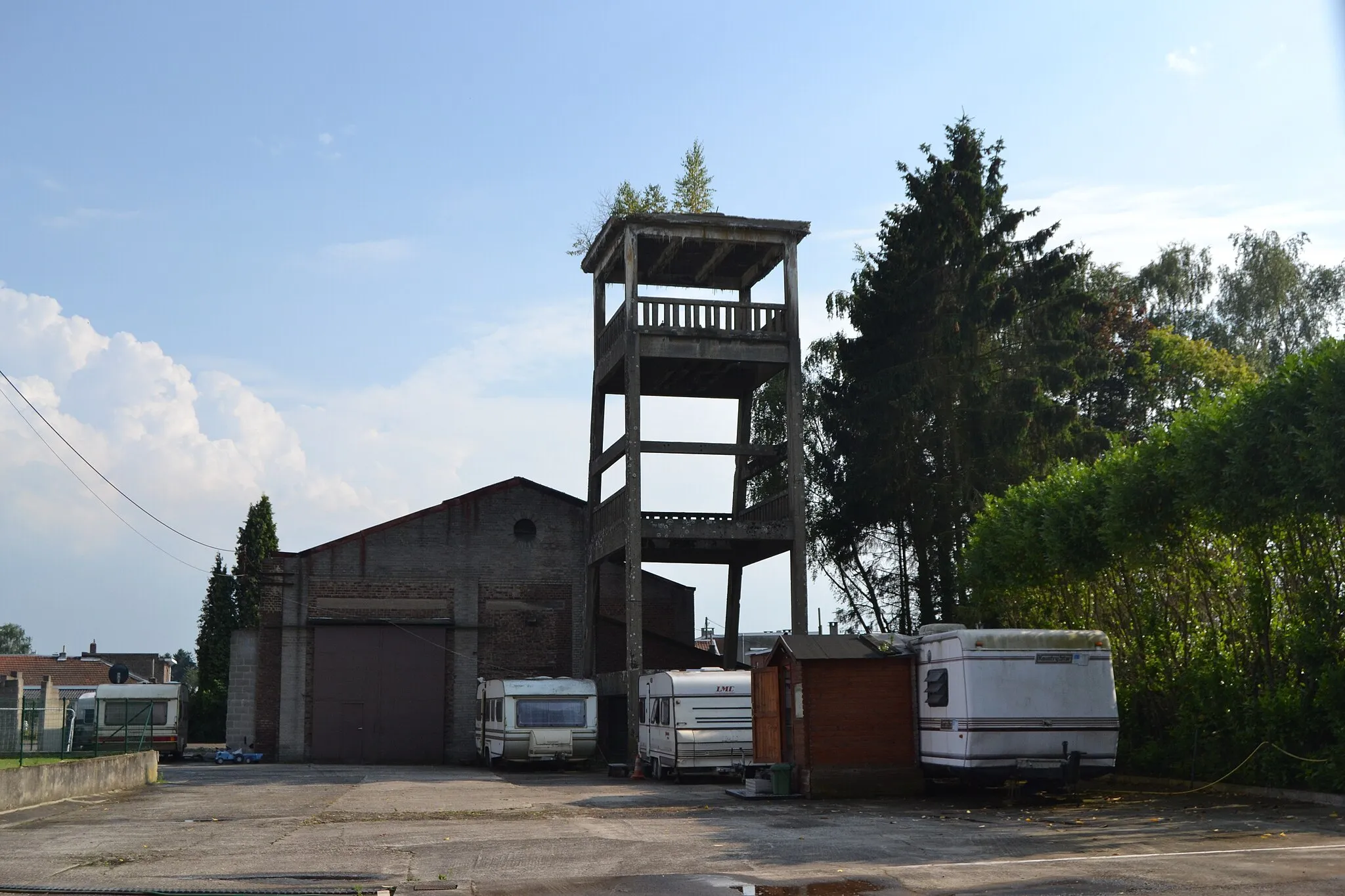 Photo showing: Ancient pit of the Halette coal mine in Mons-lez-Liège, Liège, Belgium