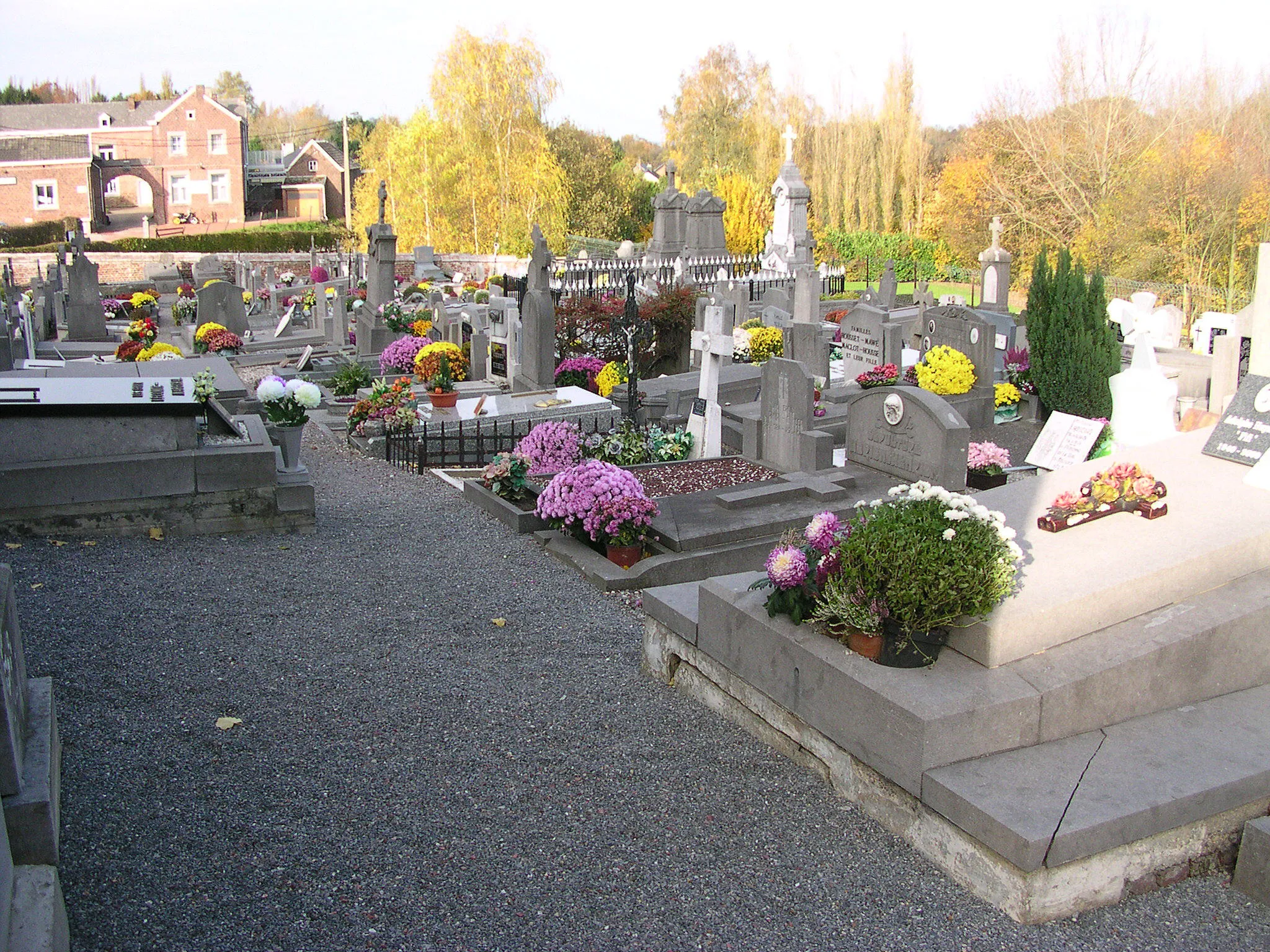 Photo showing: Friedhof bei der Kirche St. Pierre in Saive (gehört zu Blegny bei Lüttich)