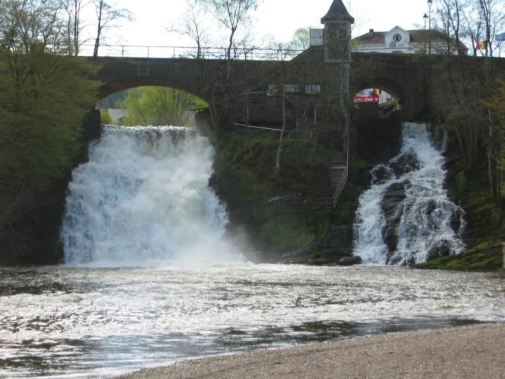 Photo showing: The waterfalls of coo