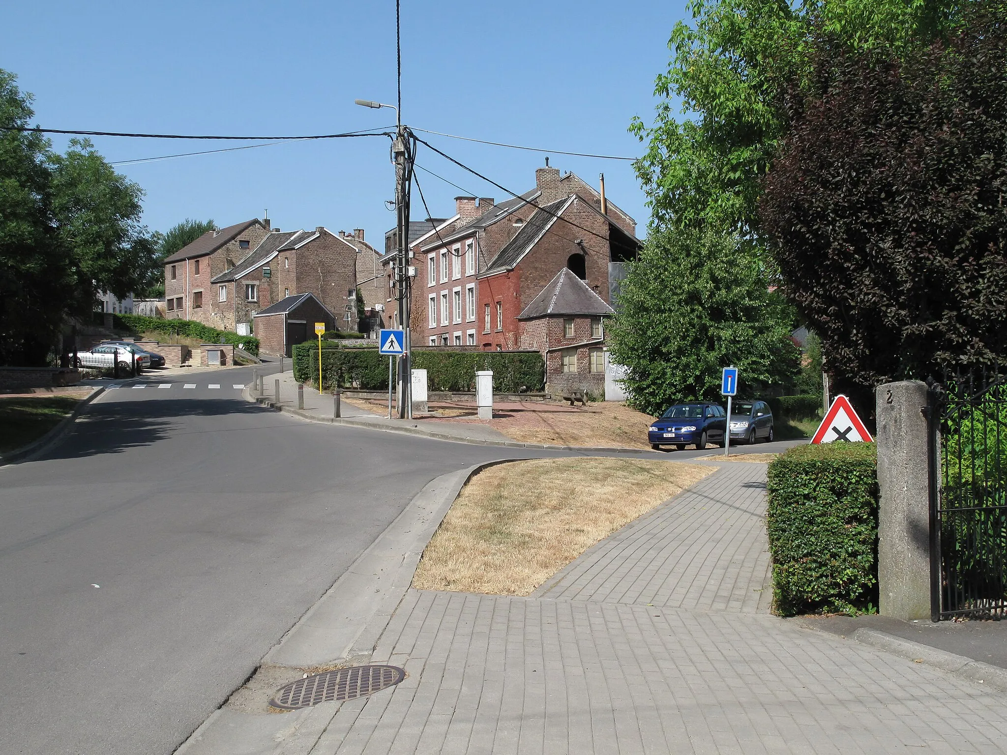 Photo showing: Wandre, view to a street