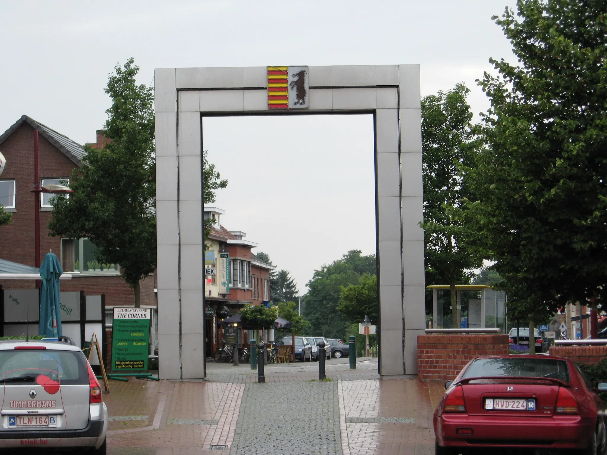 Photo showing: The "Paalse Poort", the old and now dismantled symbolic gateway at the exit of the central square in Beringen, Limburg, Belgium