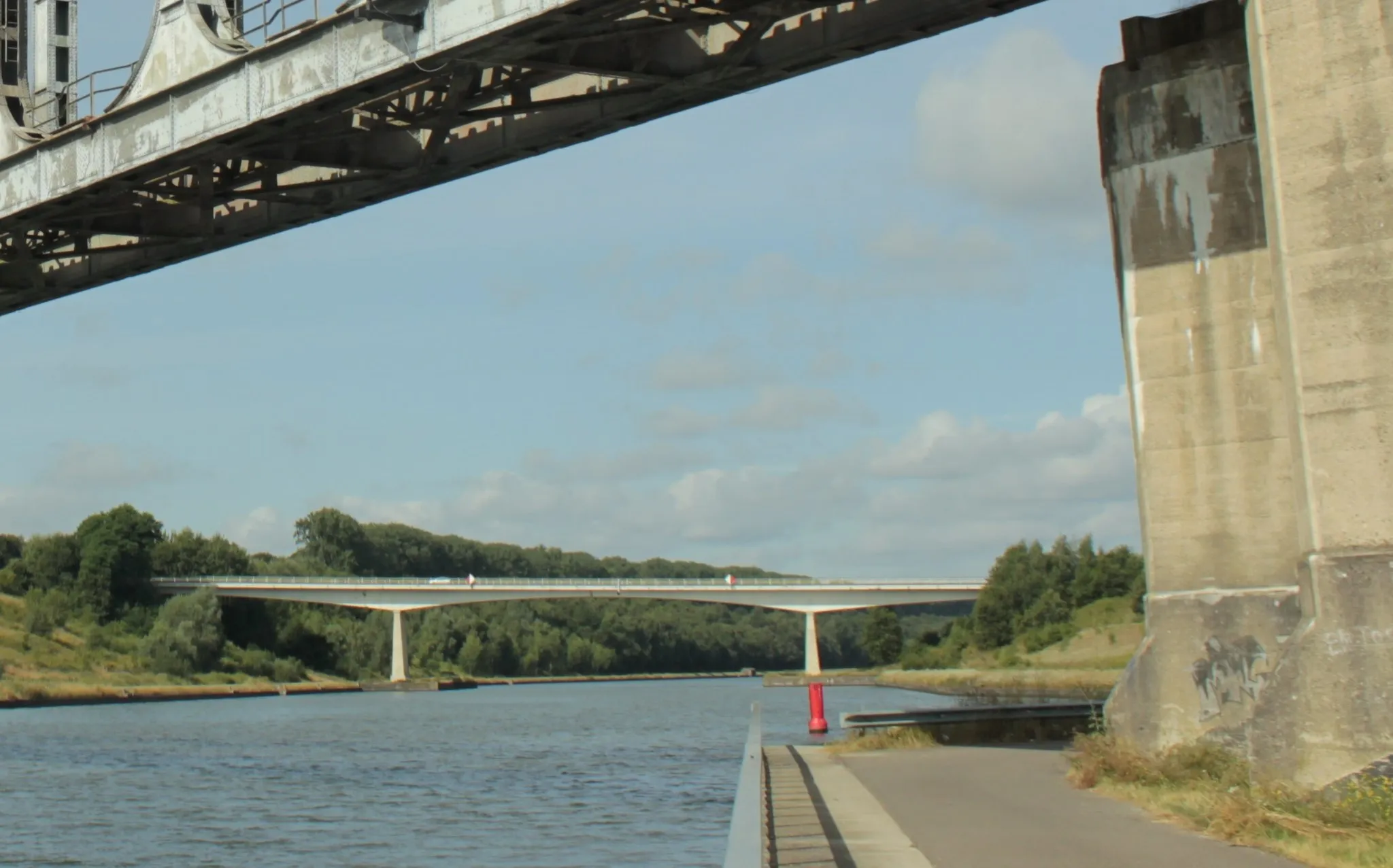 Photo showing: Brug bij Gellik-Kompveld, gezien vanaf het jaagpad onder de spoorbrug bij Gellik