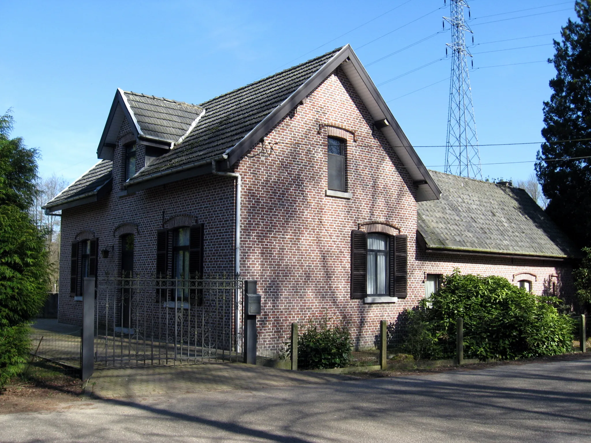 Photo showing: Alleenstaand dubbelhuis, Loerstraat 34 in Helchteren