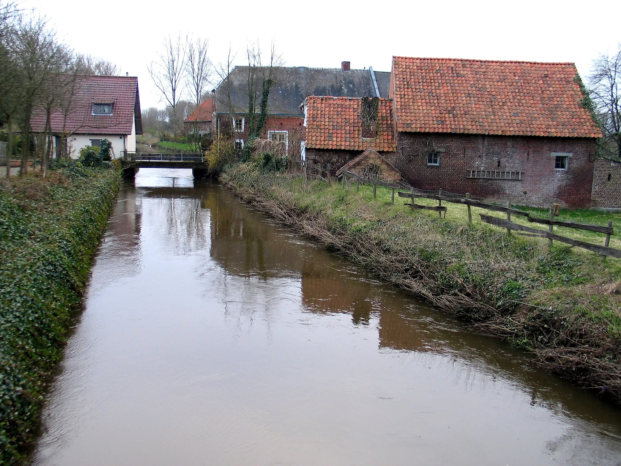 Photo showing: Demer in Lummen met de lijnzaadmolen en helemaal achteraan rechts het pakhuis