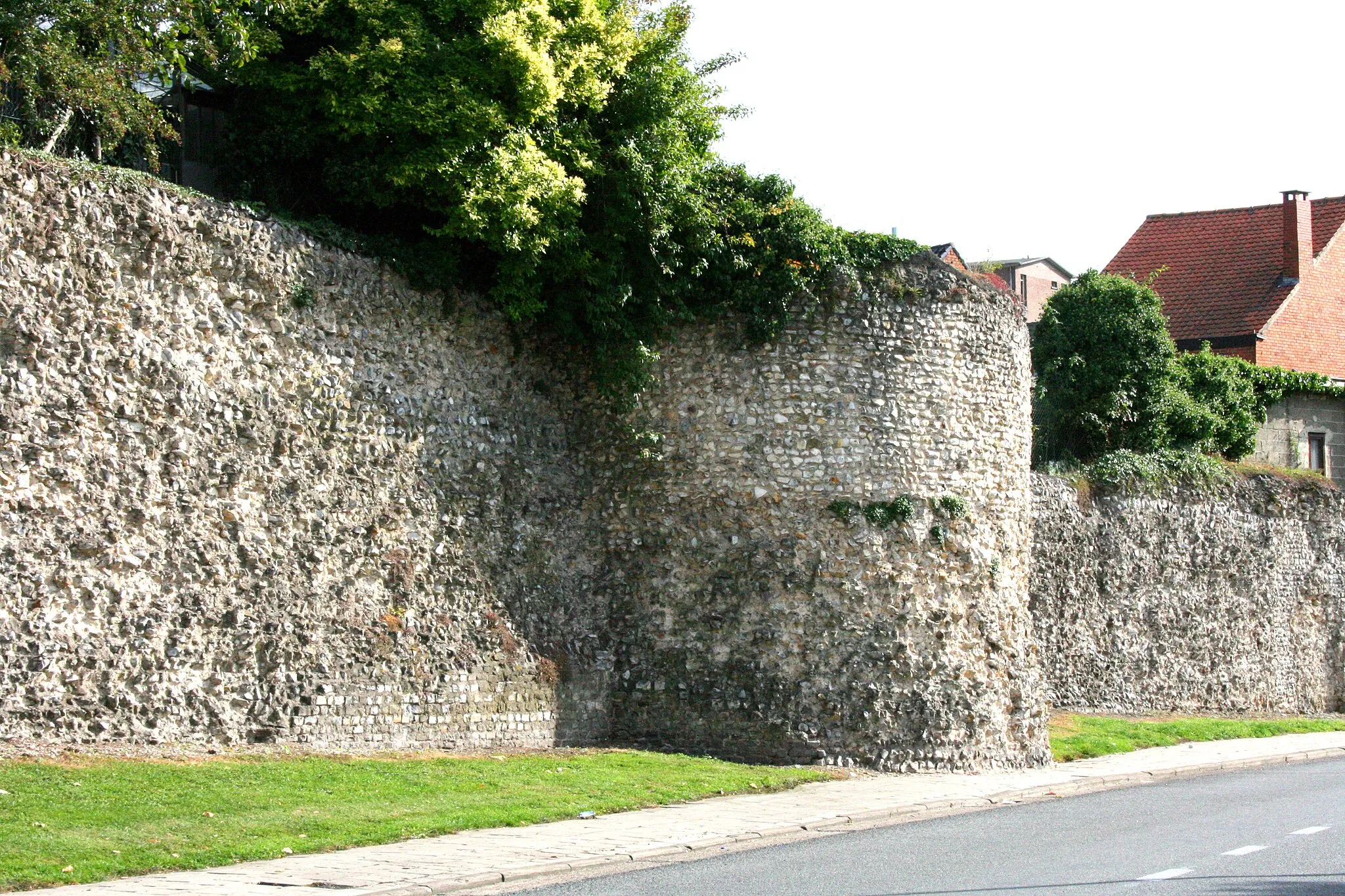 Photo showing: Tongeren, Limbourg province, Roman city wall
