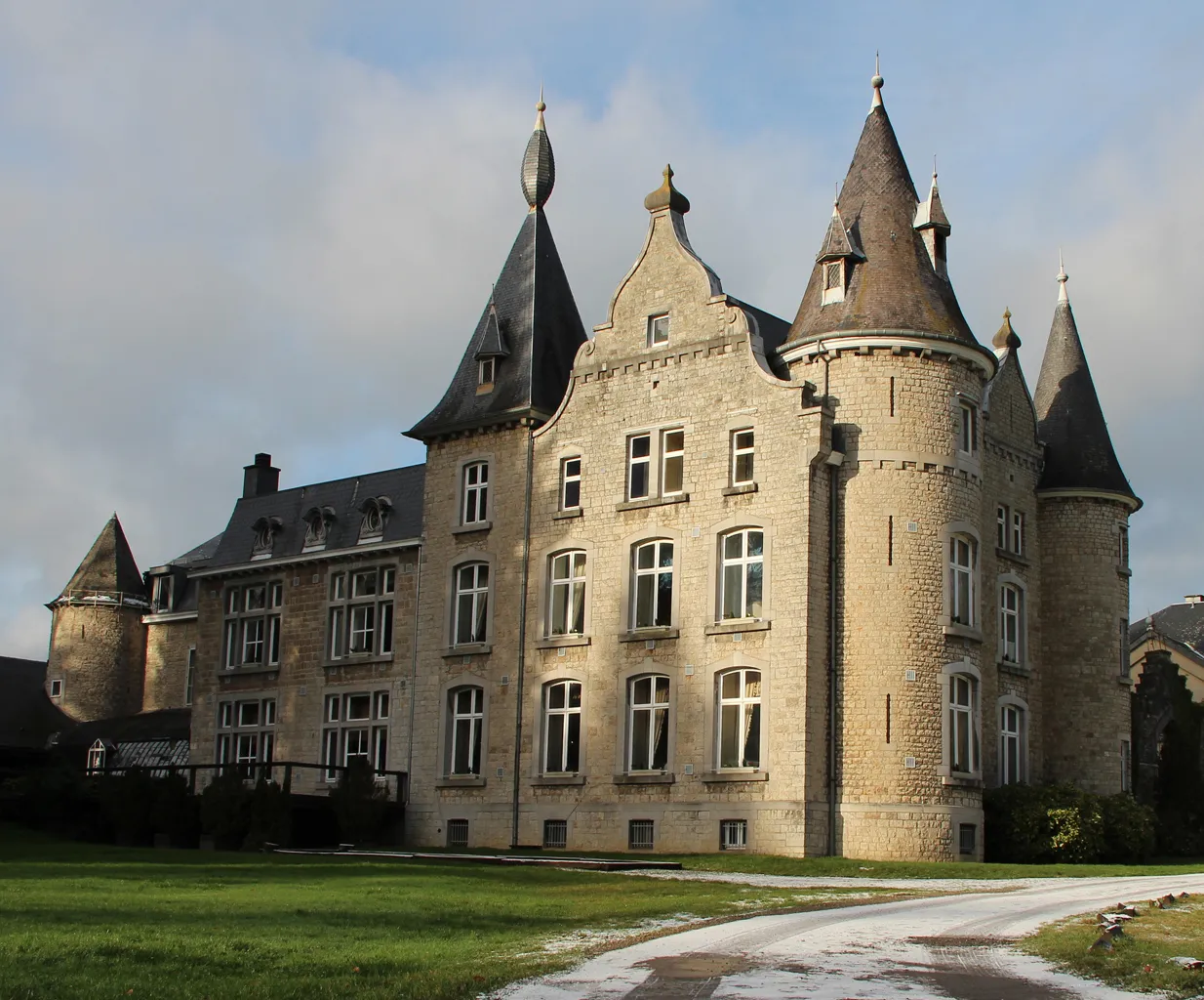 Photo showing: Kasteel van Hassonville (Donjon, zuidzijde)