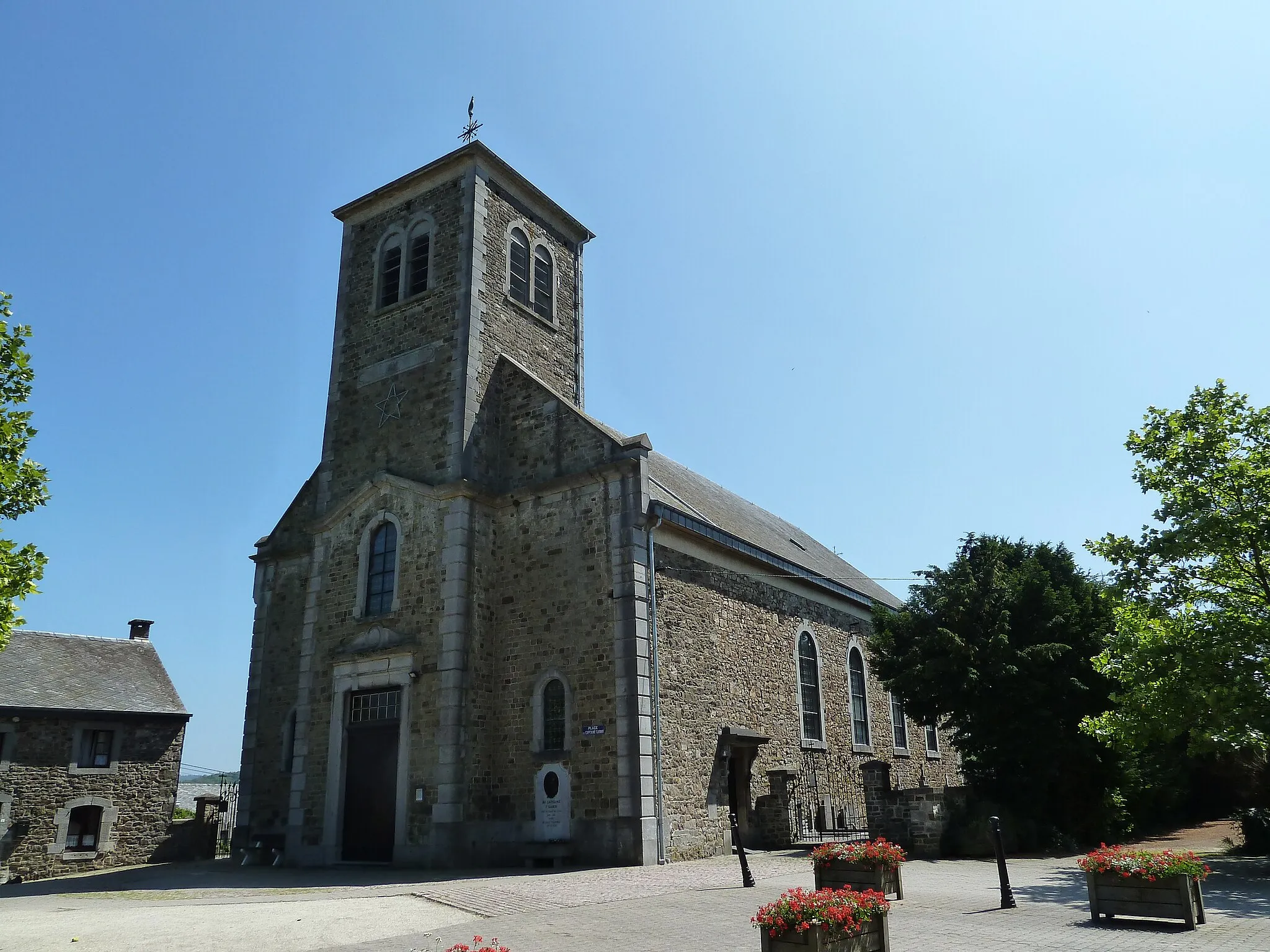 Photo showing: L'église Saint-Laurent, Érezée, Belgique