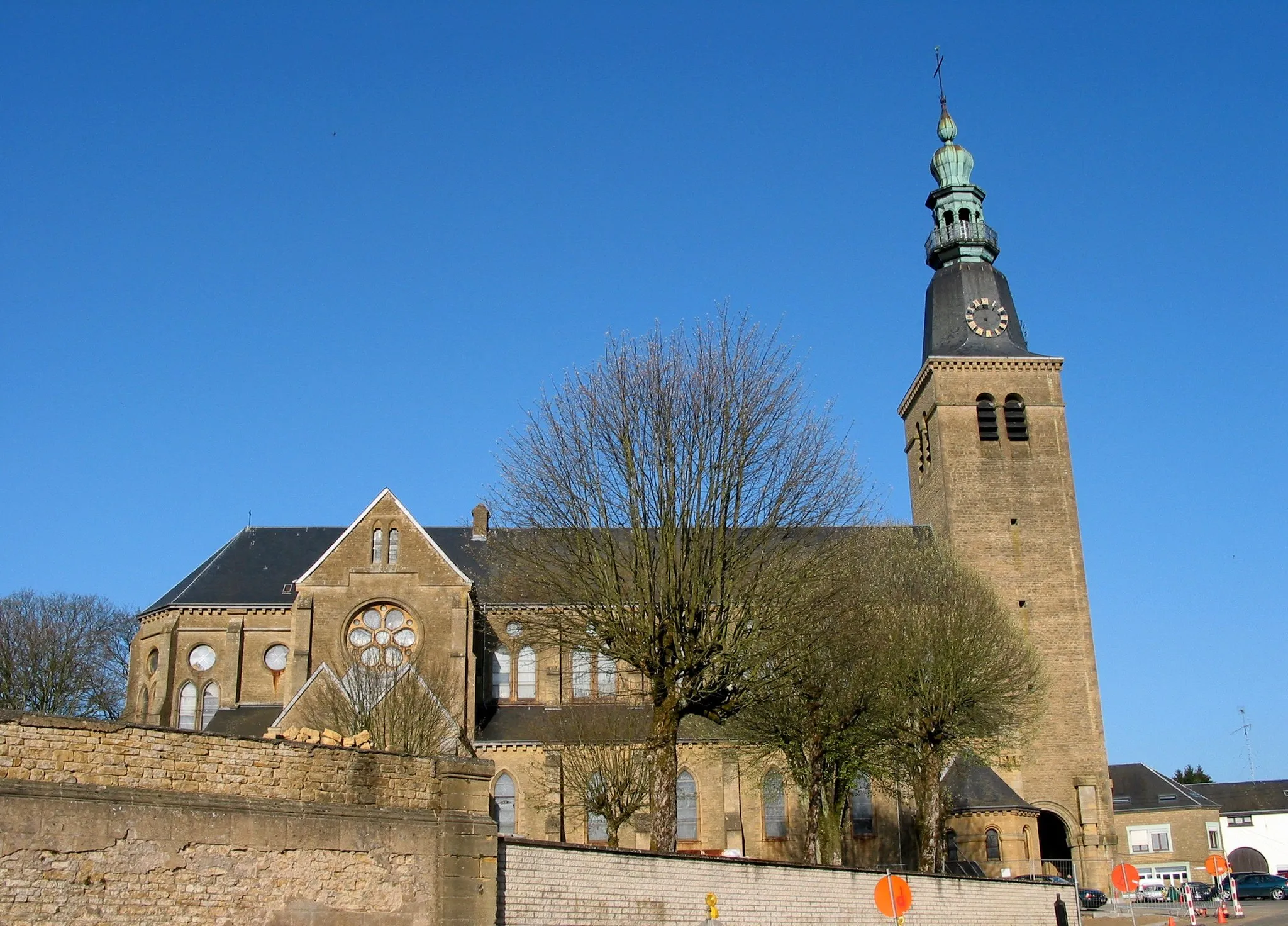 Photo showing: Florenville, Belgium: the church of Our-lady of the Assumption (1873–1951).